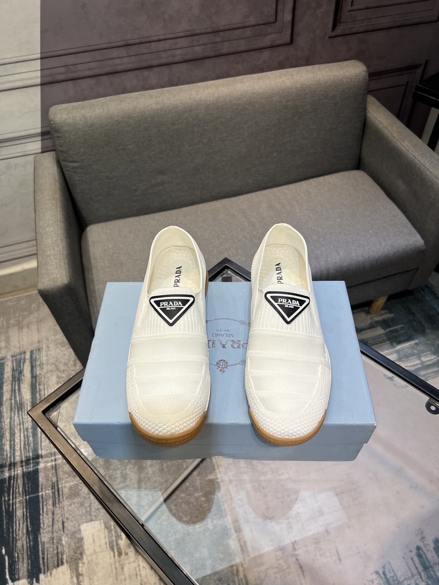 NO:357359,Pula ~ Men's casual shoes 2025 new 3-color uppers are made of multi-material spliced ​​mesh lining, comfortable and breathable, original sole comfortable and wear-resistant outsole, size 39/44, prada19860909普拉～男士休闲鞋 2025新款3个颜色鞋面选用多材质拼接网布内里,舒适透气,鞋底原版舒适耐磨大底,码数39/44,,prada,Men's shoes