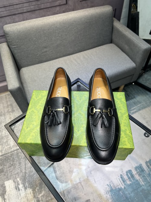 Gucci Leather Loafers with Tassel Detail - Classic Style, Ultimate Comfort 1 Gucci Leather Loafers with Tassel Detail - Classic Style, Ultimate Comfort