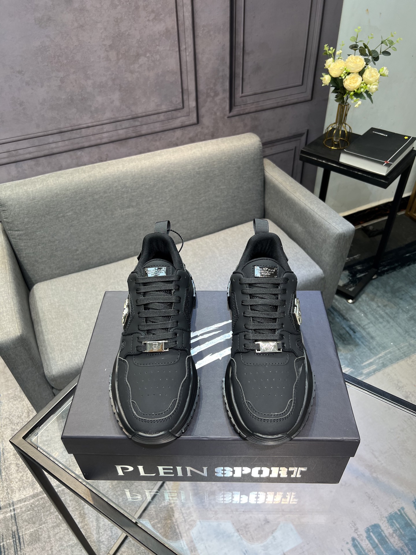 NO:555753,PHILIPP PLEIN - Philip Plein Plein's popular model is coming, exclusive model in stock [PhiliPP Plein] New model launched on the official website of German PP Philip. Perfect shape to create top quality air cushion combination rubber wear-resistant outsole. Cowhide stitching, mesh lining ~ full shoe shape and full three-dimensional sense. The original quality is super versatile, high-end without losing taste, fashionable and novel!  !  Absolute focus.Size39-44 (45 customized),,PHILIPP PLEIN,cowhide19860909PHILIPP PLEIN-菲利普普来因 普来因爆款来袭独家款现货【PhiliPP Plein】德国PP菲利普官网新款上市 完美造型打造顶级品质气垫组合橡胶耐磨大底 牛皮拼接,网布内里~鞋型饱满 立体感十足 原单品质超级百搭 高档不失品味,时尚、新颖！！绝对的焦点.Size39-44（45定做）,,PHILIPP PLEIN,cowhide,Men's shoes