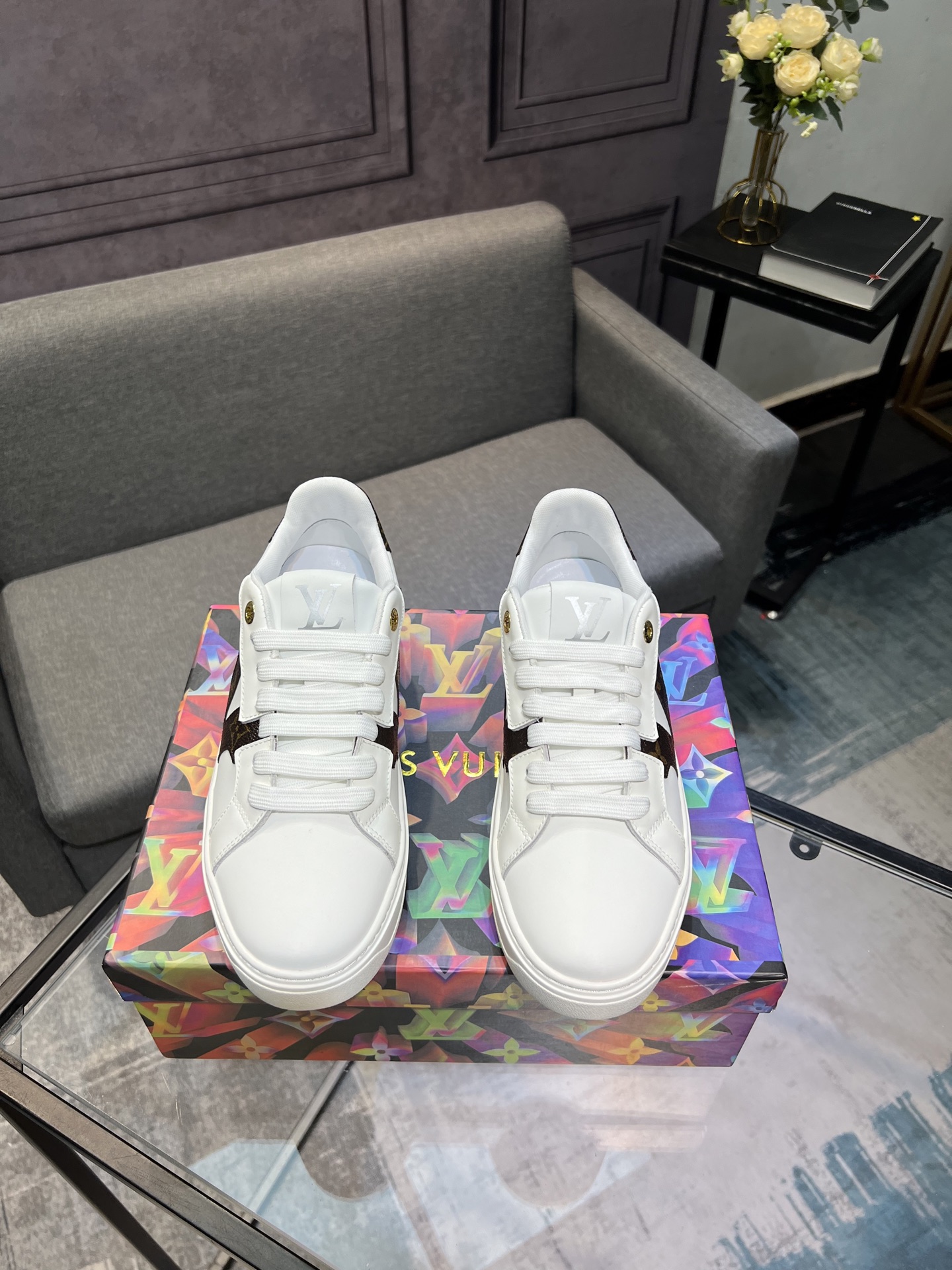 NO:556908,LV's latest trendy shoes and casual shoes are popular in physical stores. New spring and summer comfortable imported custom cowhide, mesh lining, unique jacquard fabric element design, LV original bottom, [sun][sun] high-end packaging, high-quality details determine quality, welcome to compare sizes 38-44, 45 sizes for customization,, louis vuitton, cowhide19860909LV最新潮鞋休闲鞋实体店爆款.新品春夏季舒适进口定制牛皮,网布内里,独特提花面料元素设计,Lv原版底,[太阳][太阳]高端包装高品质细节决定品质、欢迎对比码数38-44、45码定做,,louis vuitton,cowhide,Men's shoes