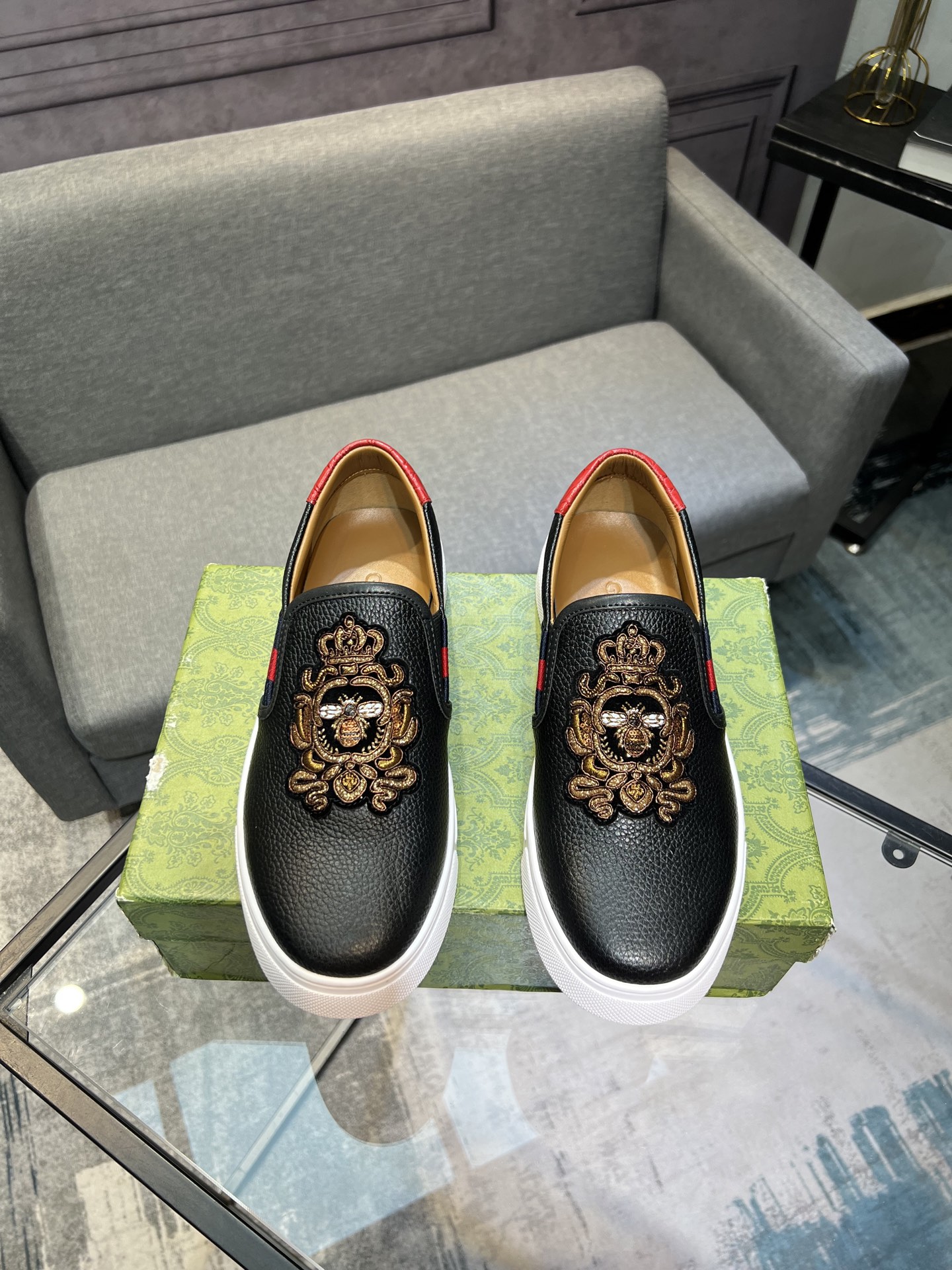 NO:604851,The latest Gucci CUCCI uses imported calfskin, high-end atmosphere, imported sheepskin lining, counter synchronization, official website 11 lasts, wear-resistant rubber outsole, comfortable to wear, lightweight, code number, 38 to 44 (45 can be ordered),,cowhide,sheepskin19860909最新古奇CUCCI 采用进口小牛皮,高档大气,进口羊皮内裡,专柜同步,官网11楦头,耐磨橡胶大底穿着舒适,轻便,码数,38一44（45可订）,,cowhide,sheepskin,Men's shoes