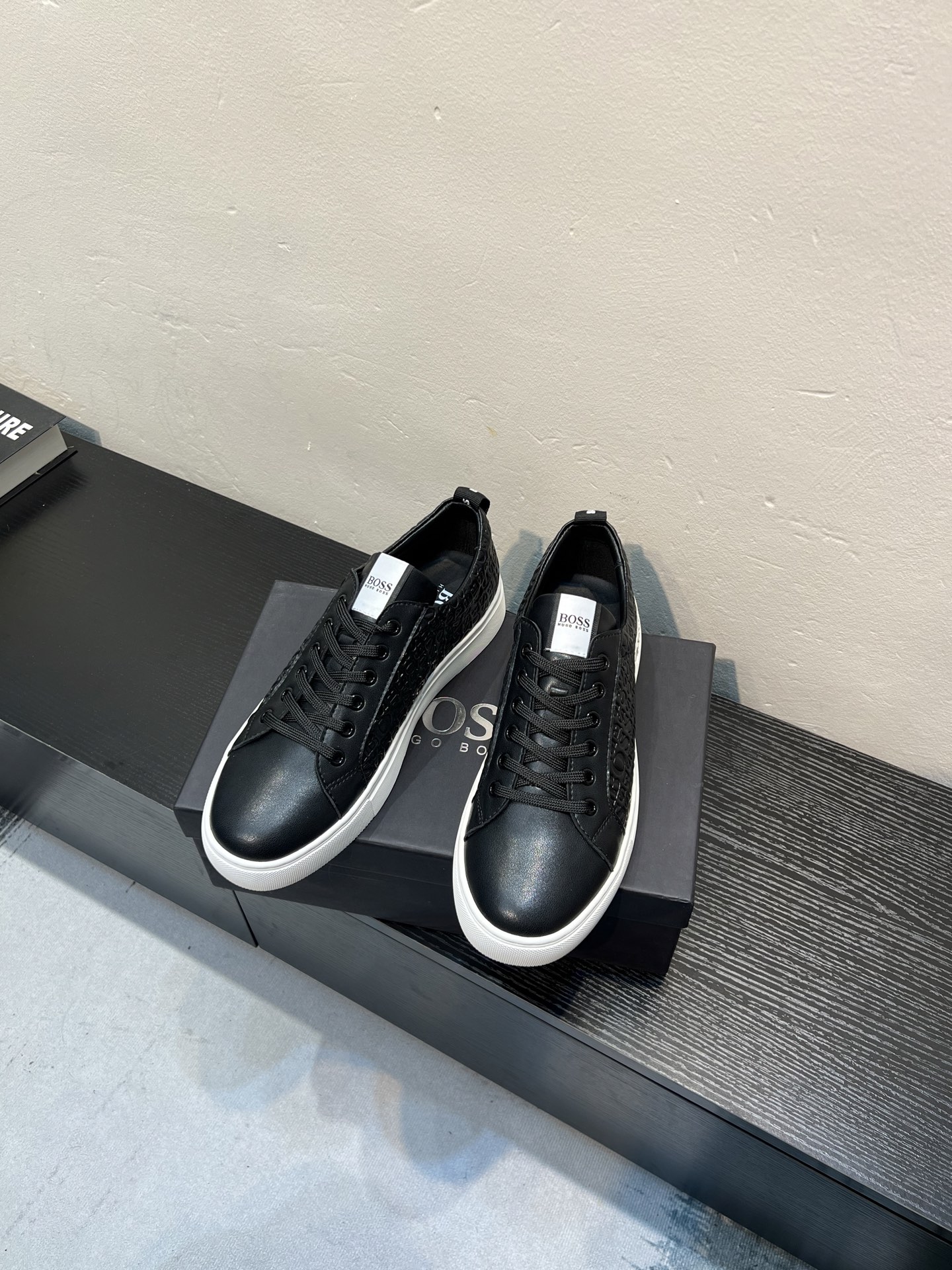 NO:829827,[BOSS] The latest casual men's shoes, welcome to 1:1 comparison, the most popular BOSS Hong Kong counter casual shoes, counter quality, support inspection, high-quality workmanship, the upper is made of Italian imported calf leather, the inner sheepskin insole is original fashion rubber outsole, casual fashion, high-end quality, size 38-44.45 can be customized and non-returnable!  ,,cowhide,sheepskin19860909【BOSS】最新休闲男鞋,欢迎1:1对比,爆单款BOSS香港专柜休闲鞋,专柜品质,支持验货,优质做工,鞋面采用意大利进口胎牛皮 内里羊皮鞋垫原版时尚橡胶大底 ,休闲时尚,高端品质,码数38-44.45可定做不退换！,,cowhide,sheepskin,Men's shoes