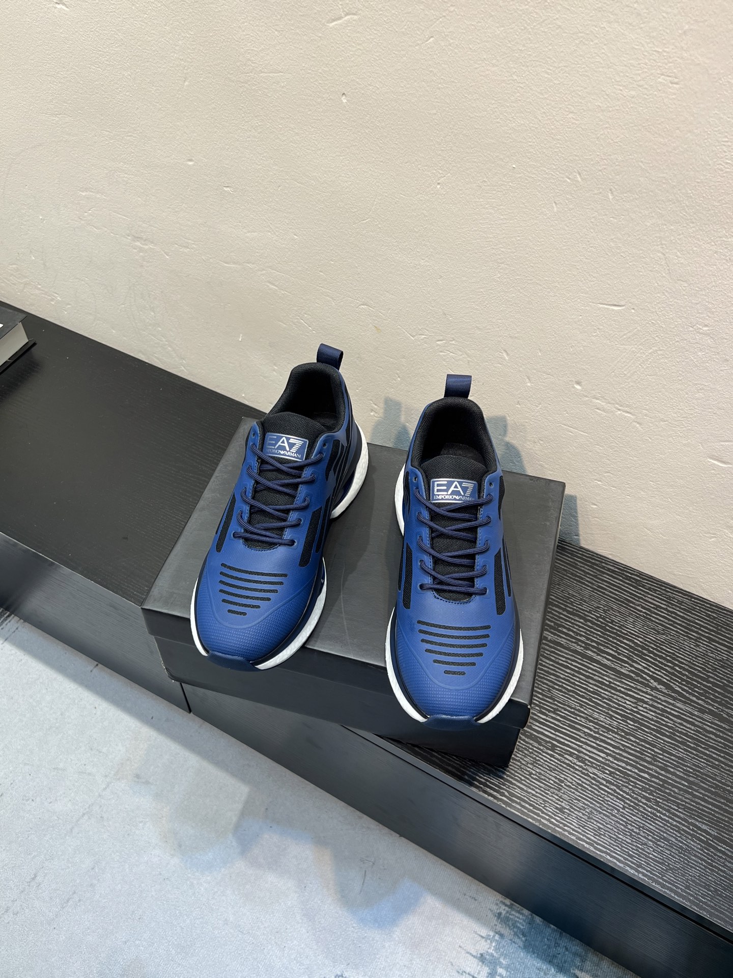 NO:830558,New shoes Armani, breathable mesh upper, leather feet!  Re-engraved shoe lasts remain unchanged regardless of wind or rain, and can stand the test of time. Sizes range from 38 to 44 (customized to 45), armani19860909新款单鞋 阿玛尼 鞋面网布透气拼接,真皮垫脚！复刻不管风吹雨打鞋楦不变,经得起时间的验证, 码数38-44码（45定做）,,armani,Men's shoes