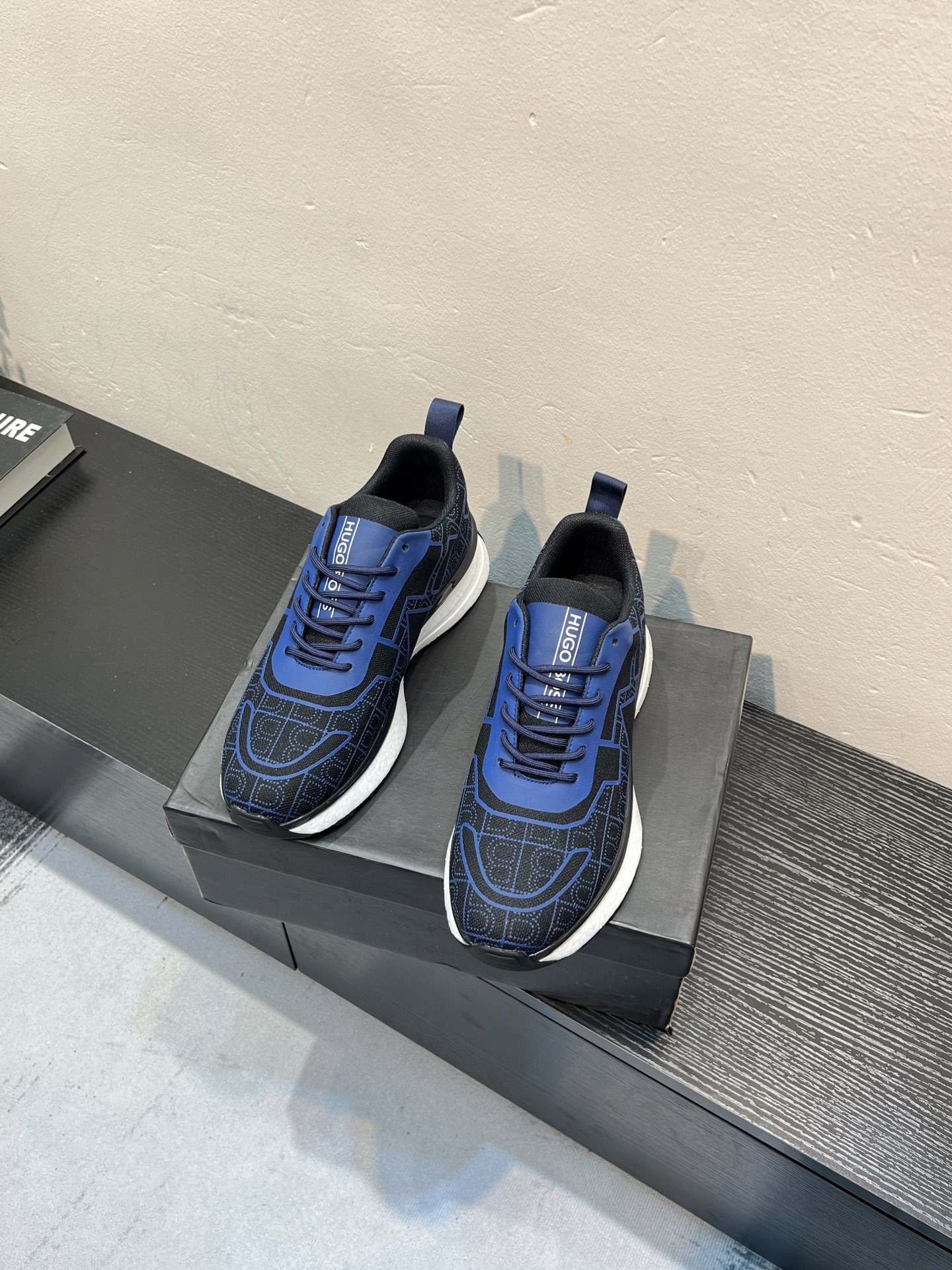 NO:830566,Boss's new shoes have breathable mesh uppers and leather feet!  The replica last will remain unchanged regardless of wind or rain, and can stand the test of time. The code size is 38-44 (customized to 45).19860909Boss新款单鞋 鞋面网布透气拼接,真皮垫脚！复刻不管风吹雨打鞋楦不变,经得起时间的验证, 码数38-44码（45定做）,,Men's shoes