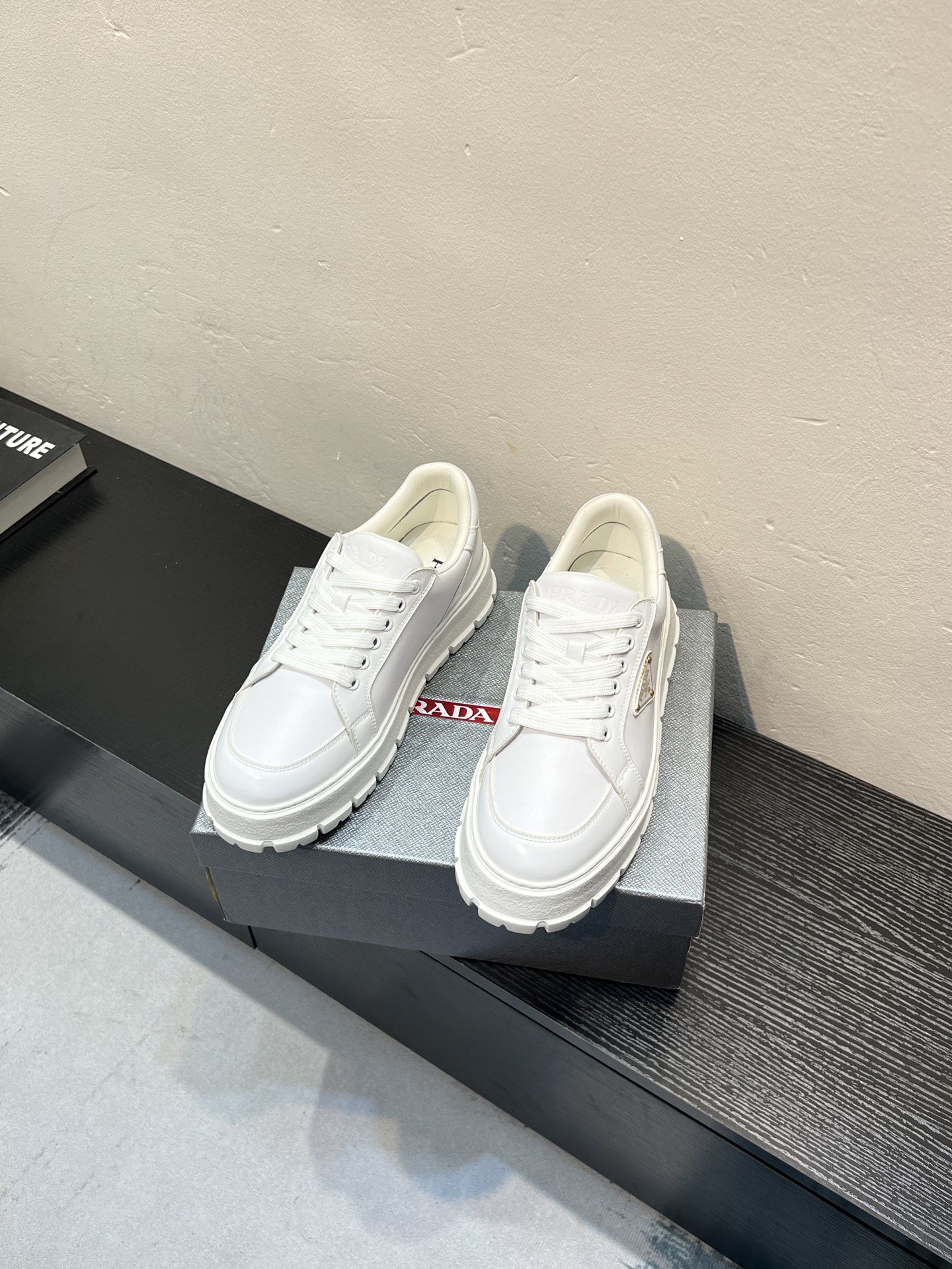 NO:850114,[PRADA] - a hot item in the men's shoe counter, synchronized with the official website, 1 high-quality shipment, original cowhide + mesh lining, cowhide feet, 11 replica, original original bottom, 38-45 (45 customized, non-returnable),, prada, prada, cowhide19860909【PRADA普拉达】——男鞋专柜爆款,官网同步,1高品质出货 原版牛皮+网布内里,牛皮垫脚,11复刻 ,原厂原版底,38-45（45定做不退换）,,prada,prada,cowhide,Men's shoes