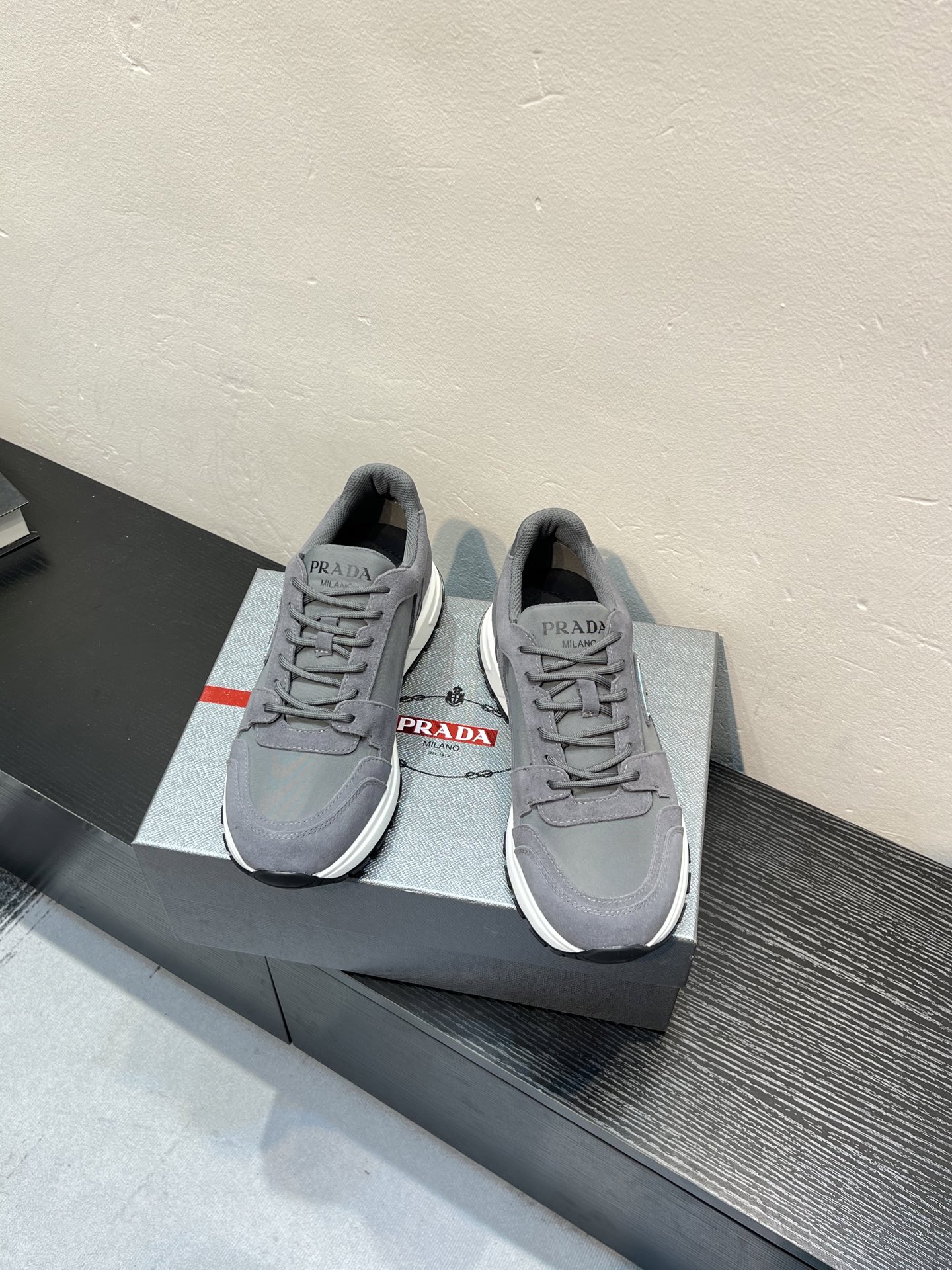NO:850672,[PRADA] - a popular model in the men's shoe counter, synchronized with the official website, 1 high-quality shipment, original cowhide + cowhide feet, 11 replica, original original sole, 38-45 (45 customized, non-refundable),, prada, prada, cowhide19860909【PRADA普拉达】——男鞋专柜爆款,官网同步,1高品质出货 原版牛皮+牛皮垫脚,11复刻 ,原厂原版底,38-45（45定做不退换）,,prada,prada,cowhide,Men's shoes