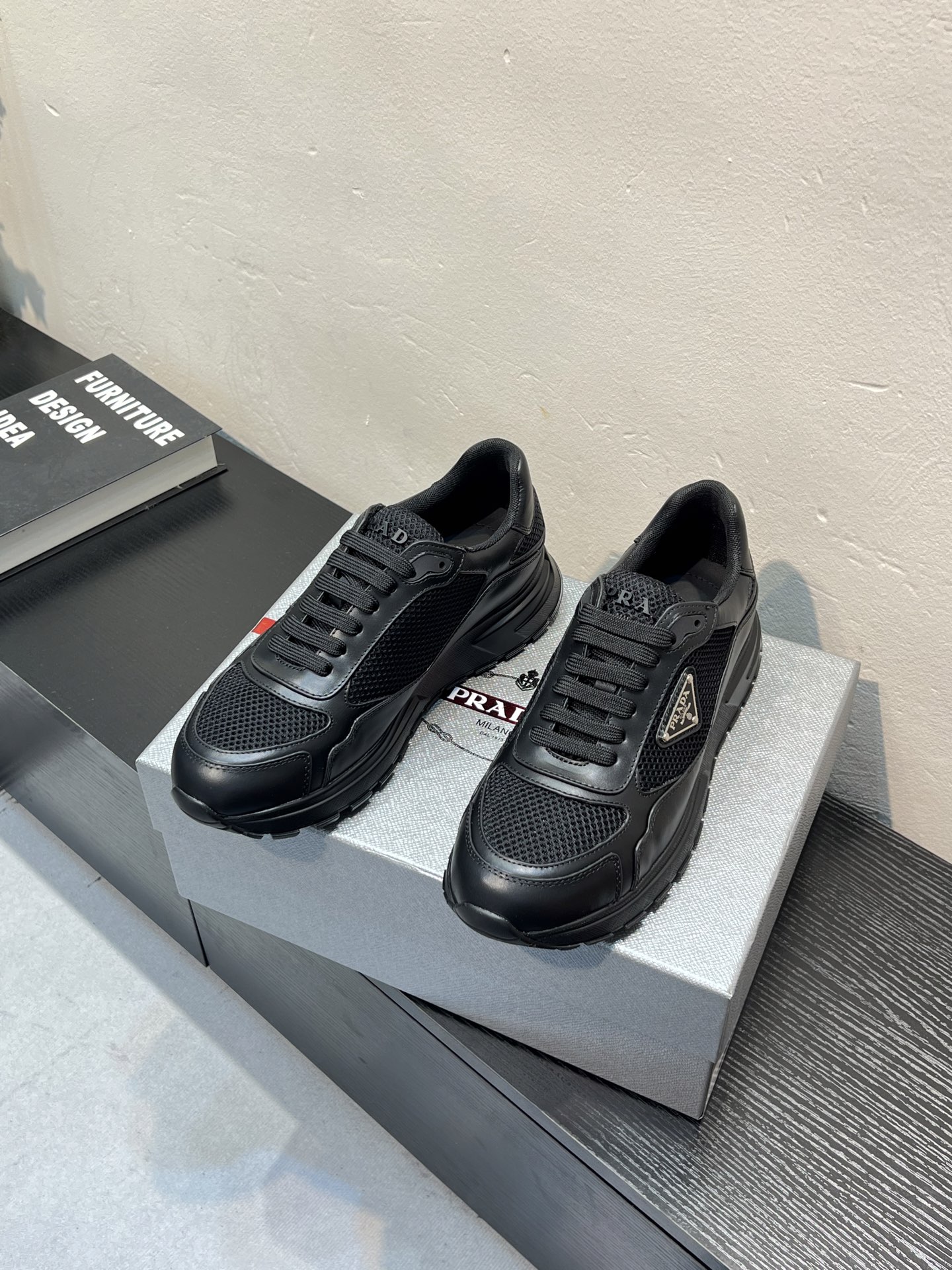 NO:955846,[PRADA Prada] - popular men's shoe counter, official website synchronization, 1 high-quality shipment, original cowhide stitching cowhide feet, 11 replica, original original sole, 38-45 (45 customized, non-returnable),, prada, prada, cowhide19860909【PRADA普拉达】——男鞋专柜爆款,官网同步,1高品质出货 原版牛皮拼接牛皮垫脚,11复刻 ,原厂原版底,38-45（45定做不退换）,,prada,prada,cowhide,Men's shoes