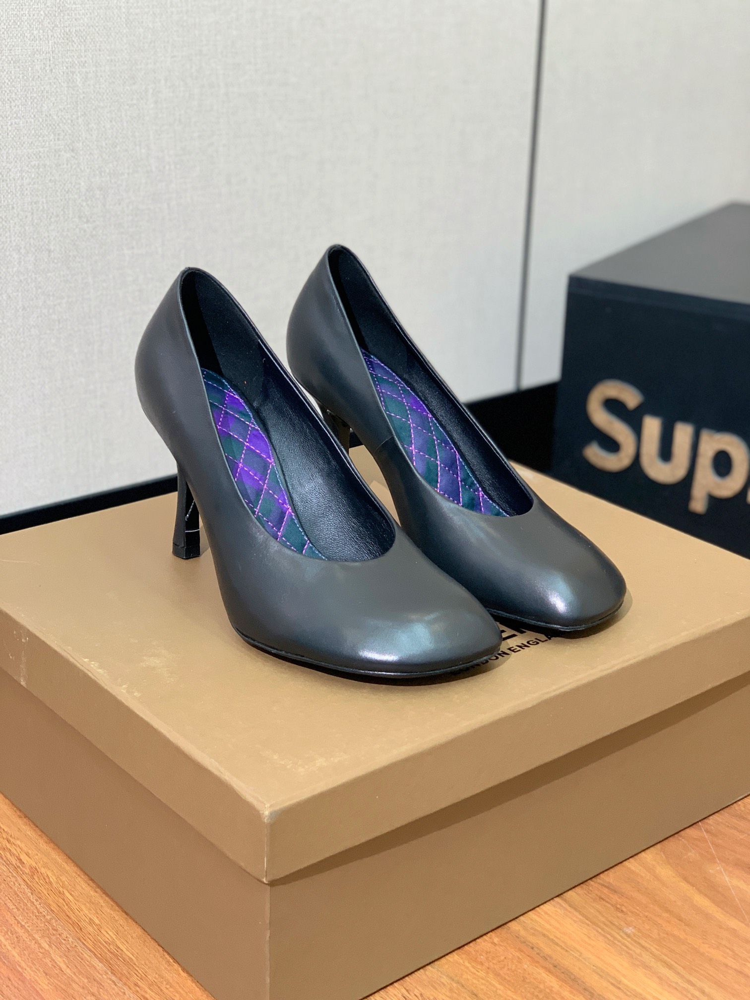 [BURBERRY] Original Round Head Heels in Sheepskin, 10cm Tall, Code 35-41, Price $800. - 图片 2