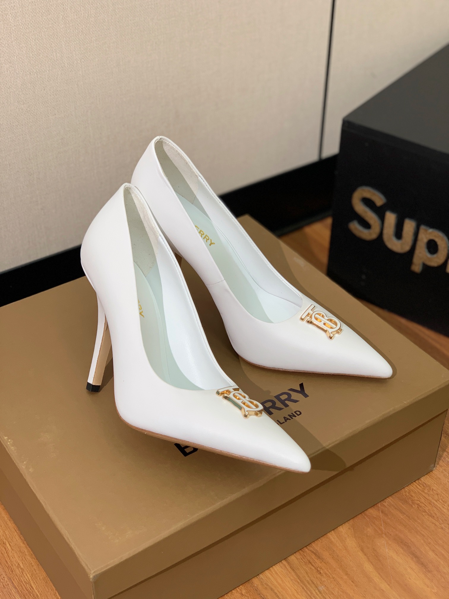 [BURBER*Y] Original Sheepskin Heels: Retro Style, Sarcasm, 10cm Tall, Code 35-41. - 图片 7