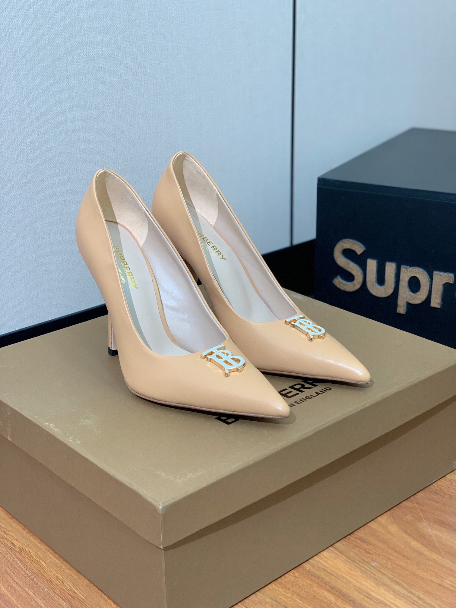 [BURBER*Y] Original 10cm Heels in Sheep’s Skin, Retro Style, Sarcasm, Code 35-41. - 图片 1