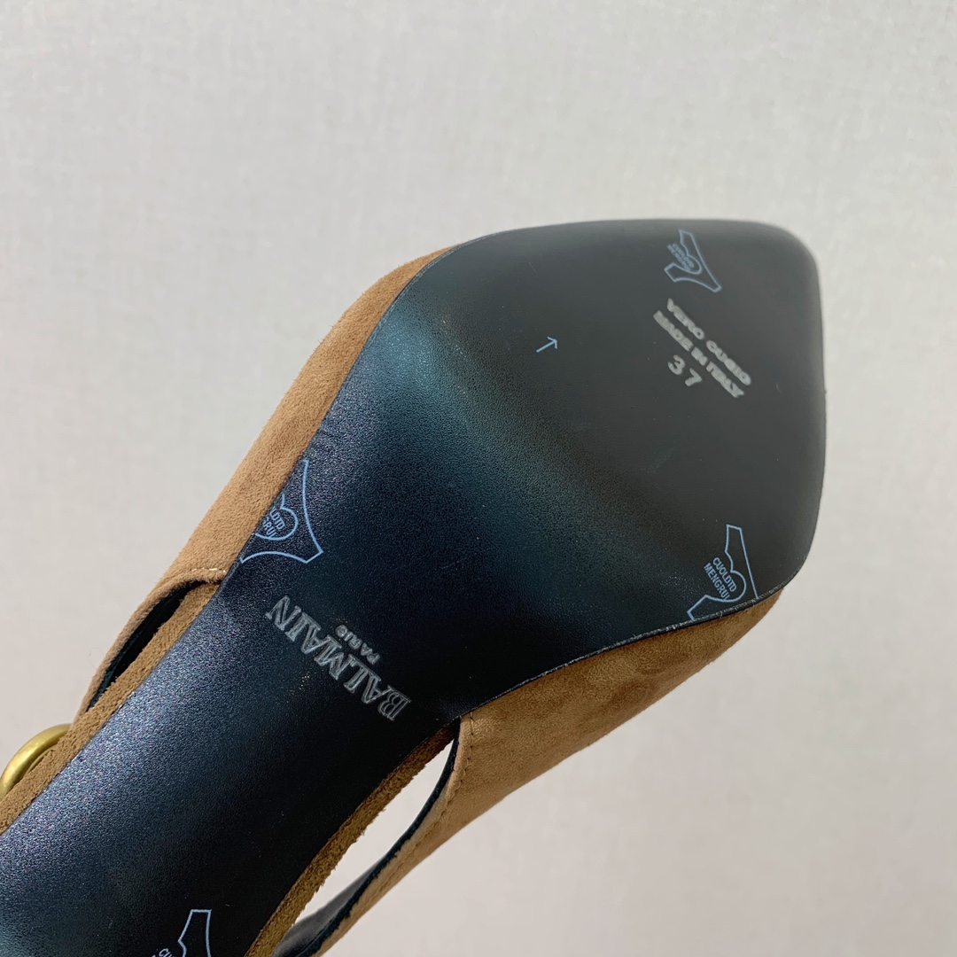 【Bal*ain】金属扣后空凉鞋。历经数月全部私模打造，确保所有用料、材质、制作工艺与原版一致！材质：面