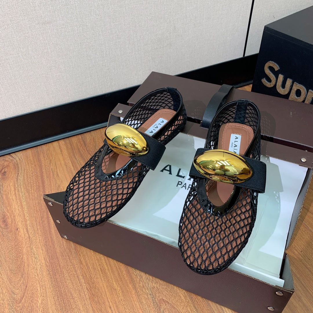 【Alaia】芭蕾舞平底鞋。顶级版。超级火，上脚超舒服超美。网面，牛皮面。羊皮垫脚，橡胶底，原版小皮箱。