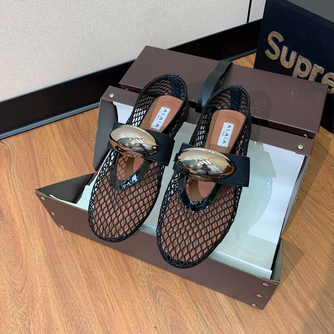 【Alaia】芭蕾舞平底鞋。顶级版。超级火，上脚超舒服超美。网面，牛皮面。羊皮垫脚，橡胶底，原版小皮箱。