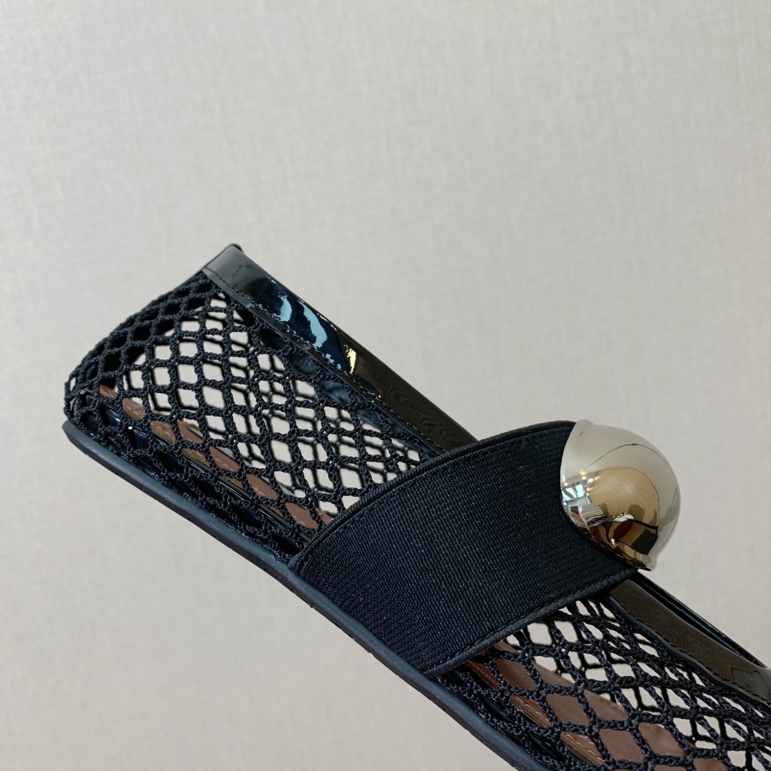 【Alaia】芭蕾舞平底鞋。顶级版。超级火，上脚超舒服超美。网面，牛皮面。羊皮垫脚，橡胶底，原版小皮箱。