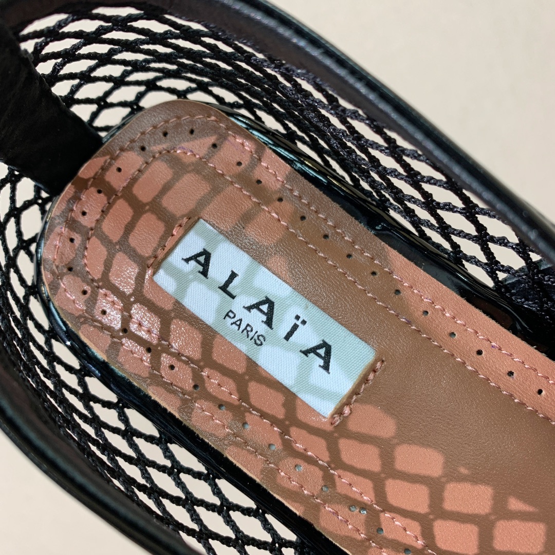 【Alaia】芭蕾舞平底鞋。顶级版。超级火，上脚超舒服超美。网面，牛皮面。羊皮垫脚，橡胶底，原版小皮箱。