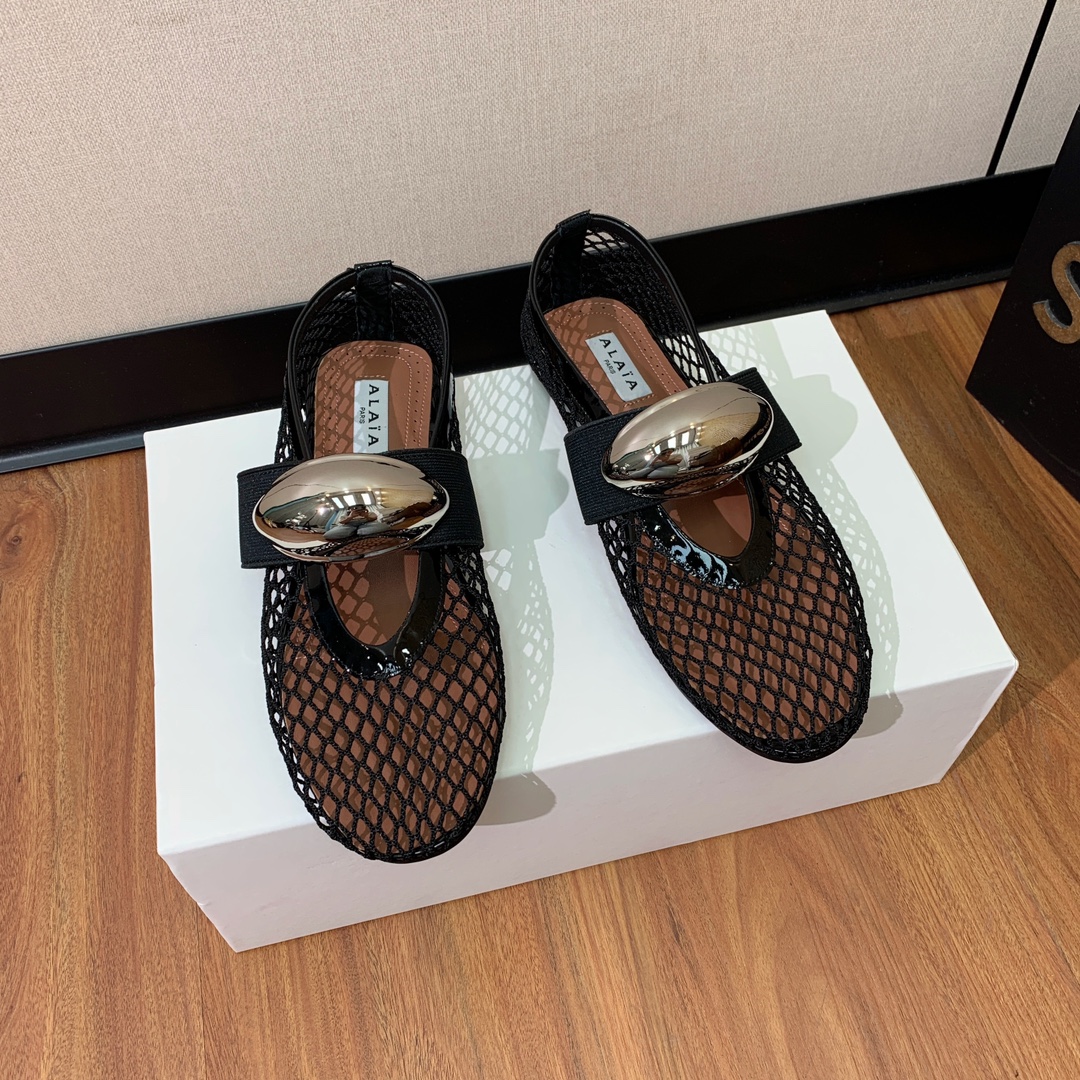 【Alaia】芭蕾舞平底鞋。顶级版。超级火，上脚超舒服超美。网面，牛皮面。羊皮垫脚，橡胶底，原版小皮箱。