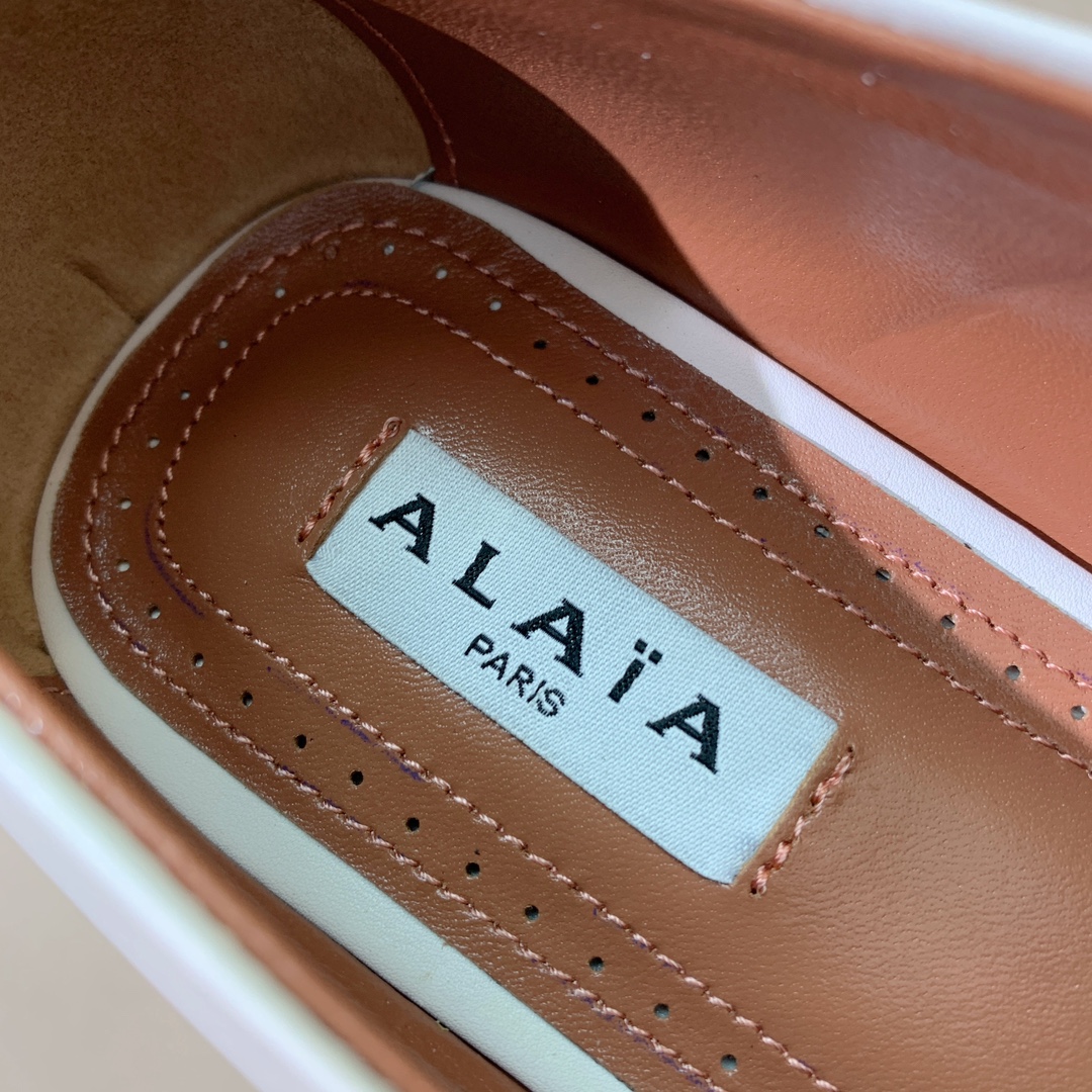【Alaia】芭蕾舞平底鞋。顶级版。超级火，上脚超舒服超美。网面，牛皮面。羊皮垫脚，橡胶底，原版小皮箱。