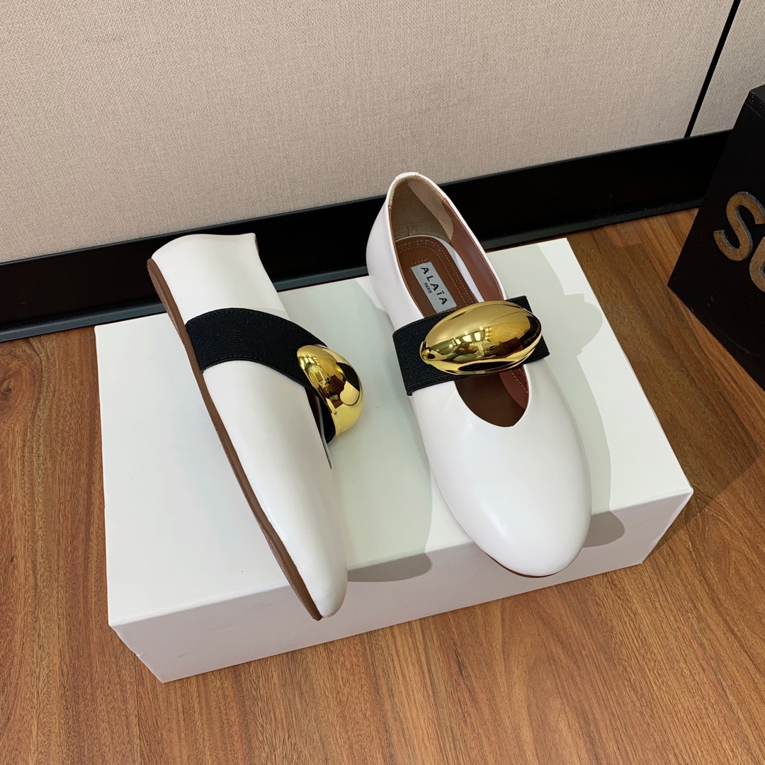 【Alaia】芭蕾舞平底鞋。顶级版。超级火，上脚超舒服超美。网面，牛皮面。羊皮垫脚，橡胶底，原版小皮箱。