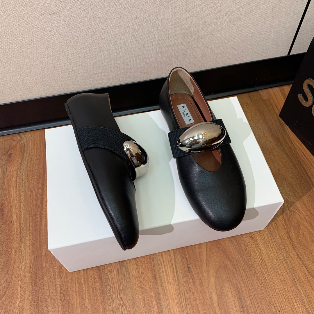 【Alaia】芭蕾舞平底鞋。顶级版。超级火，上脚超舒服超美。网面，牛皮面。羊皮垫脚，橡胶底，原版小皮箱。