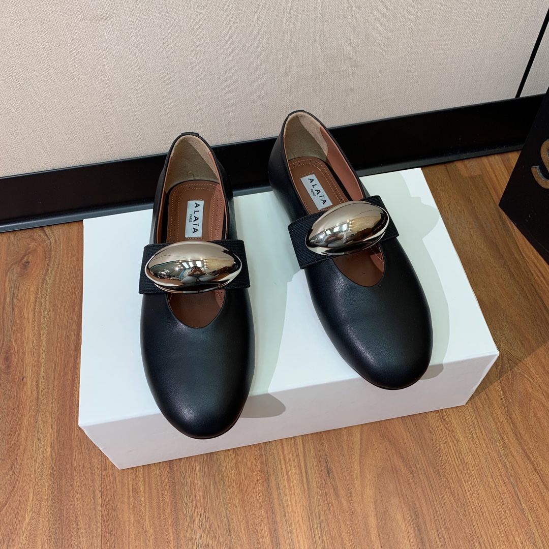 【Alaia】芭蕾舞平底鞋。顶级版。超级火，上脚超舒服超美。网面，牛皮面。羊皮垫脚，橡胶底，原版小皮箱。