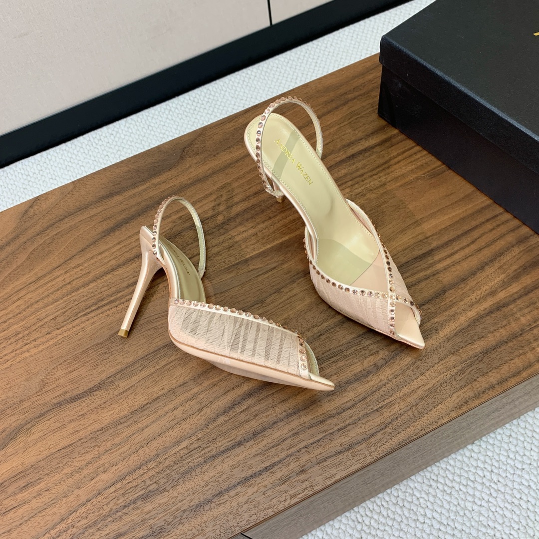 【Anderea Wazen】蕾丝凉鞋。纯手工蕾丝折叠工艺，非常的美，上脚无敌了。鞋面进口真丝+蕾丝。羊