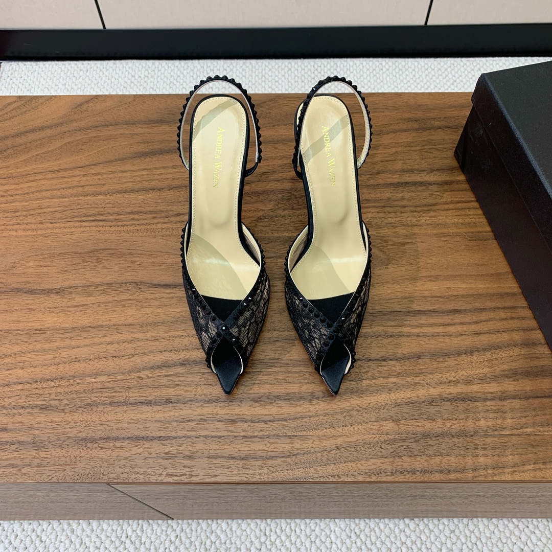 【Anderea Wazen】蕾丝凉鞋。纯手工蕾丝折叠工艺，非常的美，上脚无敌了。鞋面进口真丝+蕾丝。羊