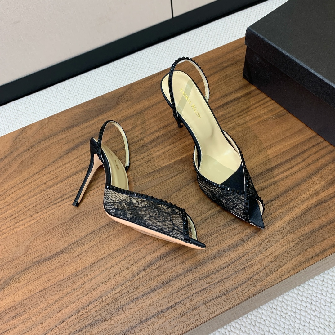 【Anderea Wazen】蕾丝凉鞋。纯手工蕾丝折叠工艺，非常的美，上脚无敌了。鞋面进口真丝+蕾丝。羊