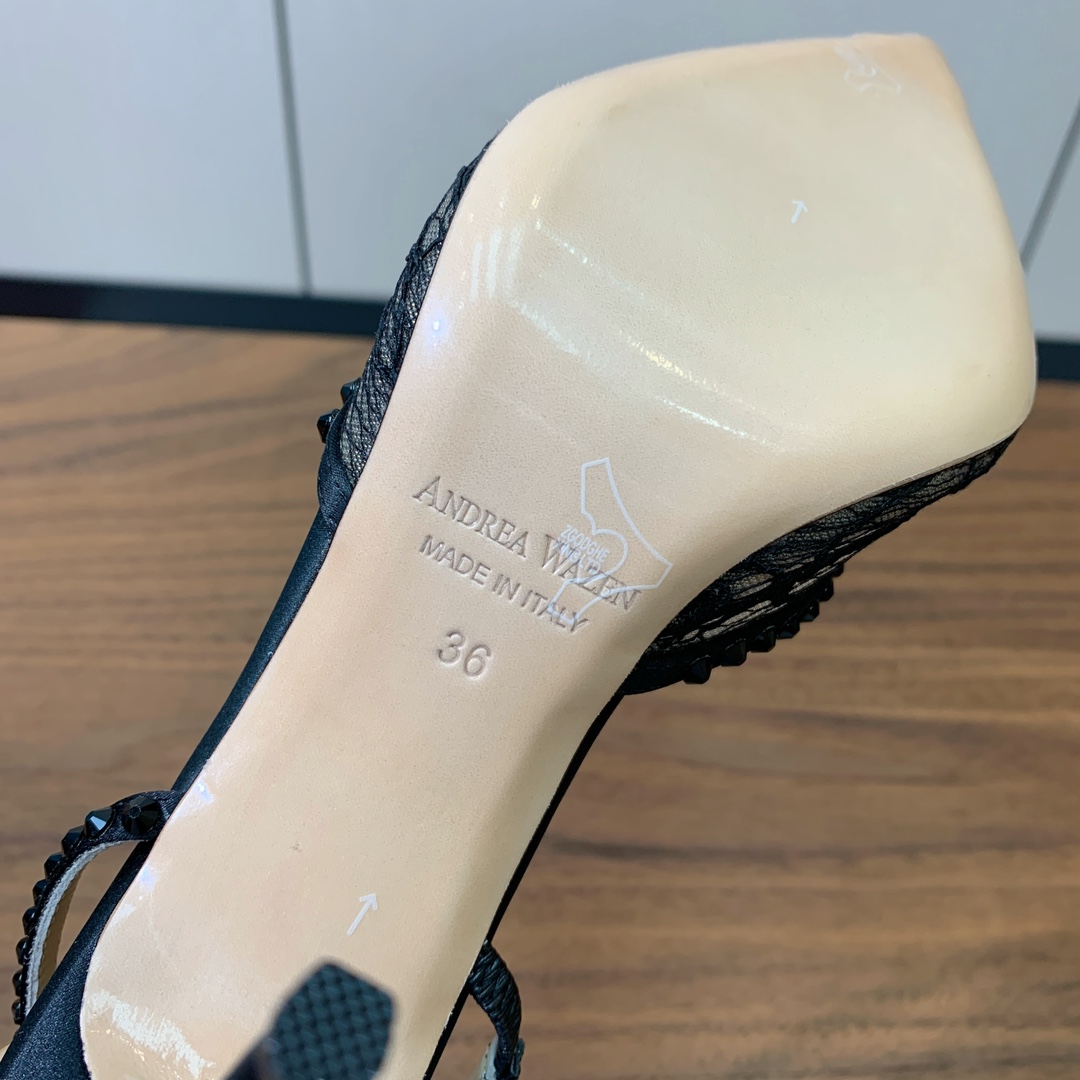 【Anderea Wazen】蕾丝凉鞋。纯手工蕾丝折叠工艺，非常的美，上脚无敌了。鞋面进口真丝+蕾丝。羊