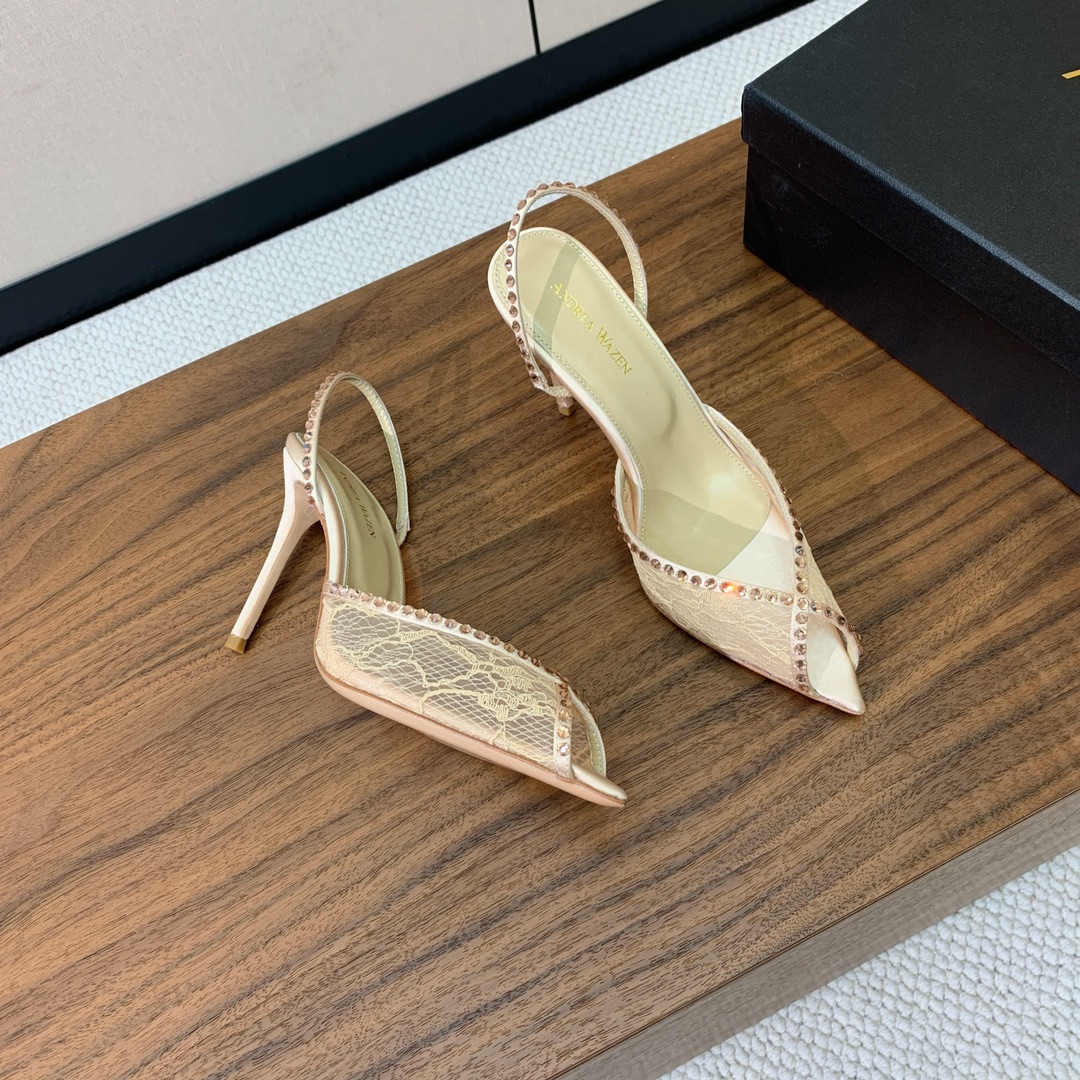 【Anderea Wazen】蕾丝凉鞋。纯手工蕾丝折叠工艺，非常的美，上脚无敌了。鞋面进口真丝+蕾丝。羊