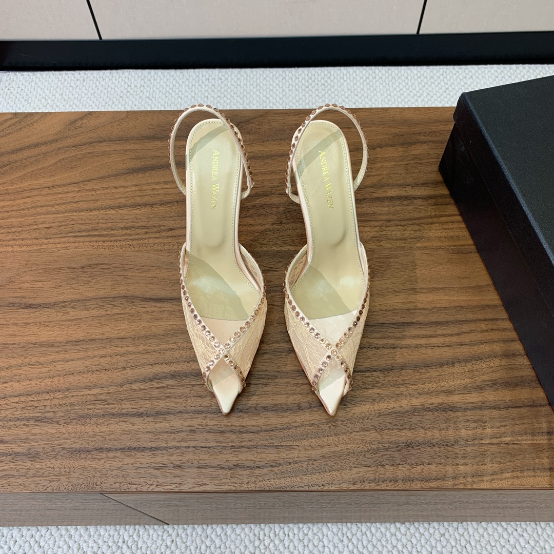 【Anderea Wazen】蕾丝凉鞋。纯手工蕾丝折叠工艺，非常的美，上脚无敌了。鞋面进口真丝+蕾丝。羊