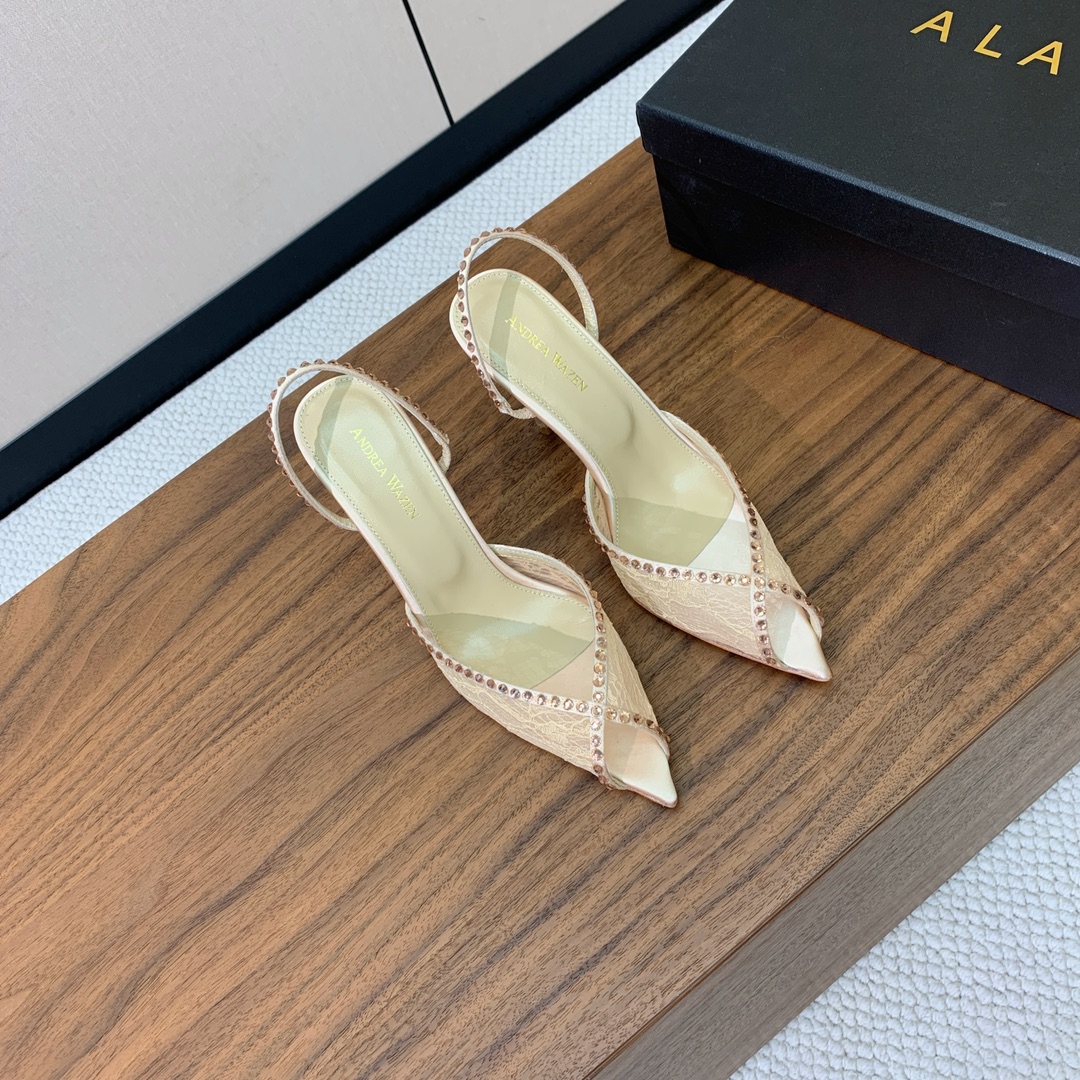 【Anderea Wazen】蕾丝凉鞋。纯手工蕾丝折叠工艺，非常的美，上脚无敌了。鞋面进口真丝+蕾丝。羊