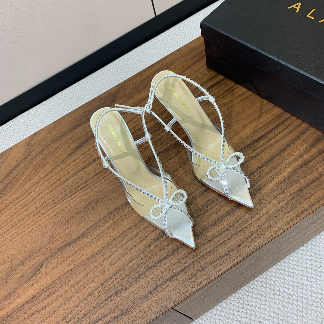 【Anderea Wazen】胶片凉鞋。非常的美，上脚无敌了。鞋面胶片➕烫钻。羊皮垫脚。真皮大底，跟高9