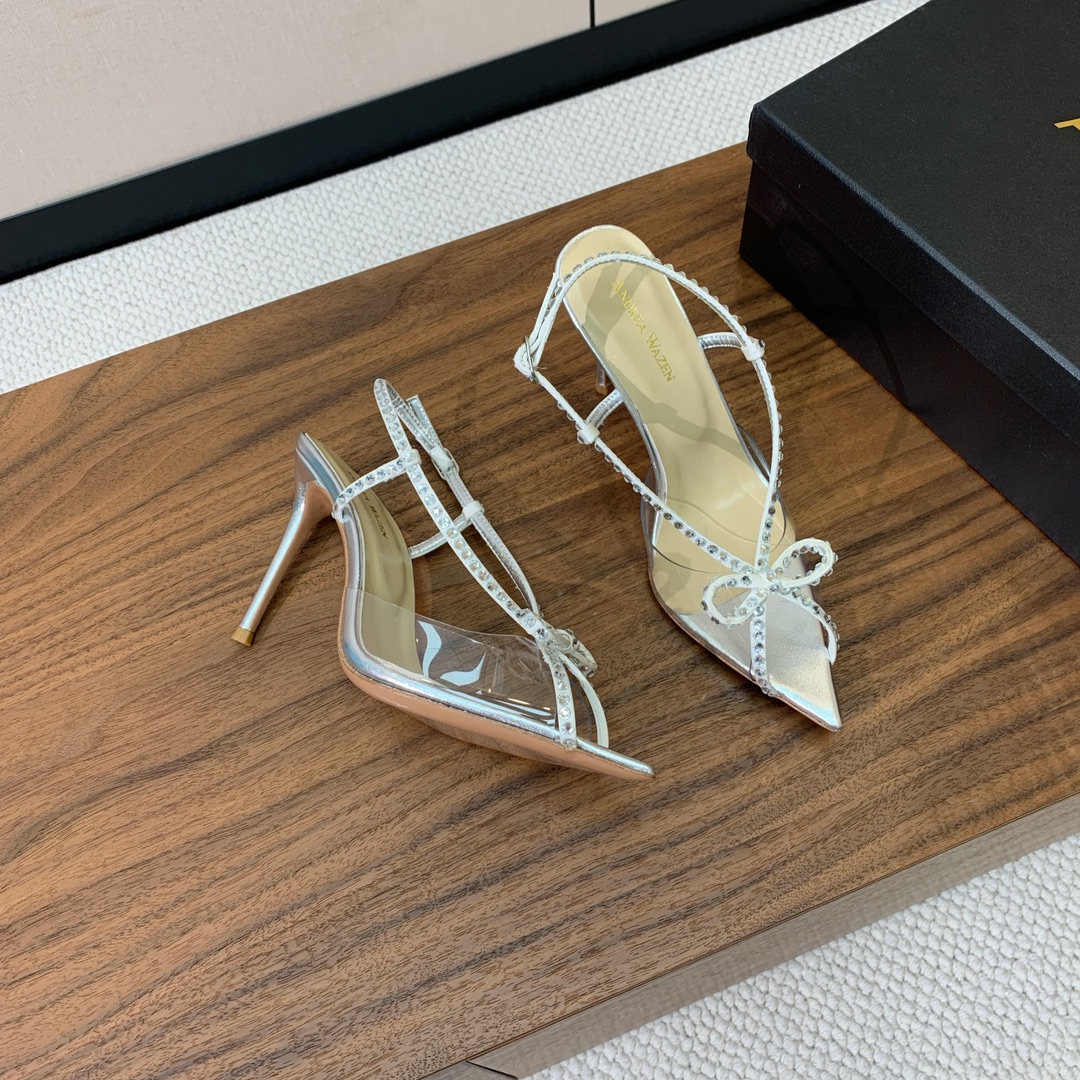 【Anderea Wazen】胶片凉鞋。非常的美，上脚无敌了。鞋面胶片➕烫钻。羊皮垫脚。真皮大底，跟高9