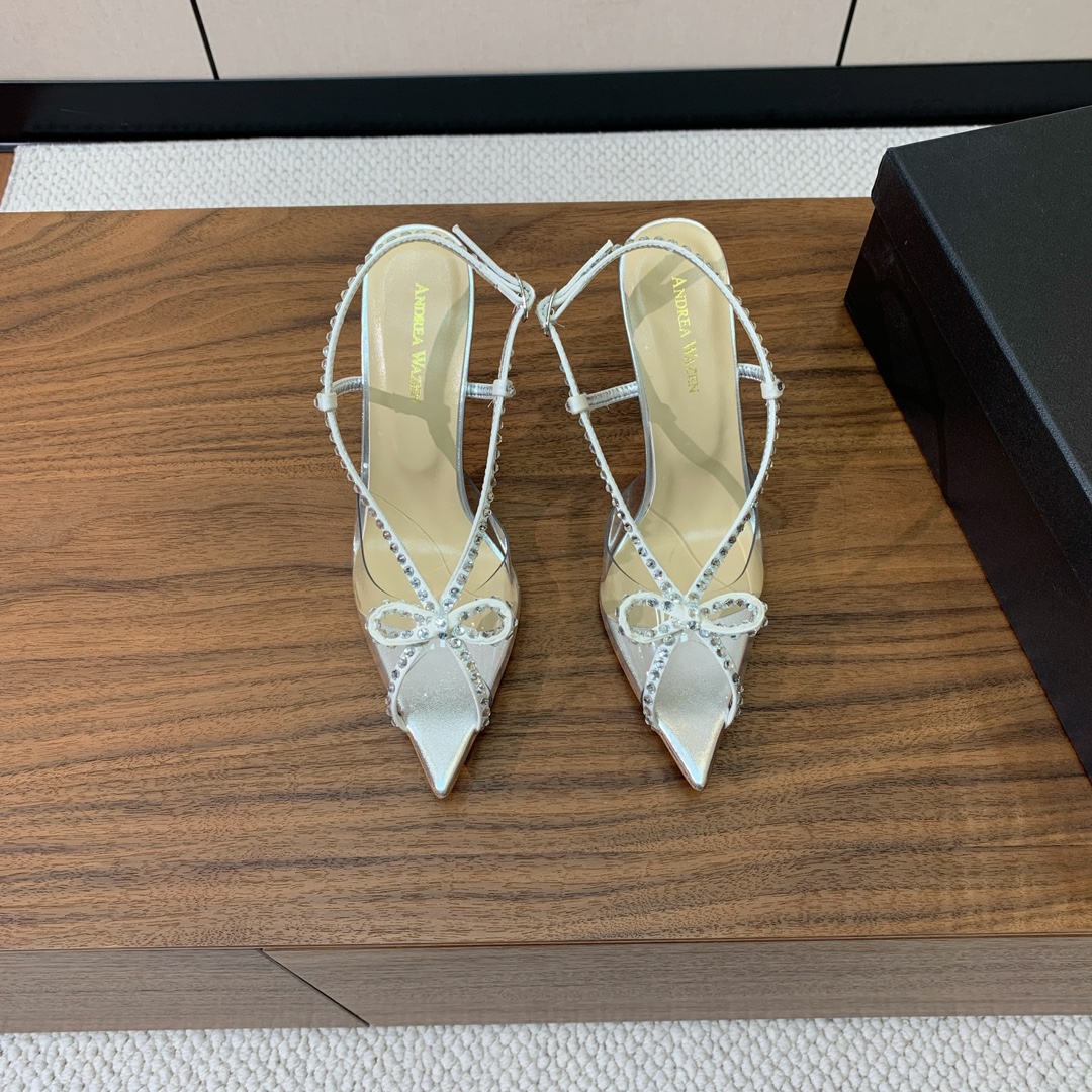 【Anderea Wazen】胶片凉鞋。非常的美，上脚无敌了。鞋面胶片➕烫钻。羊皮垫脚。真皮大底，跟高9