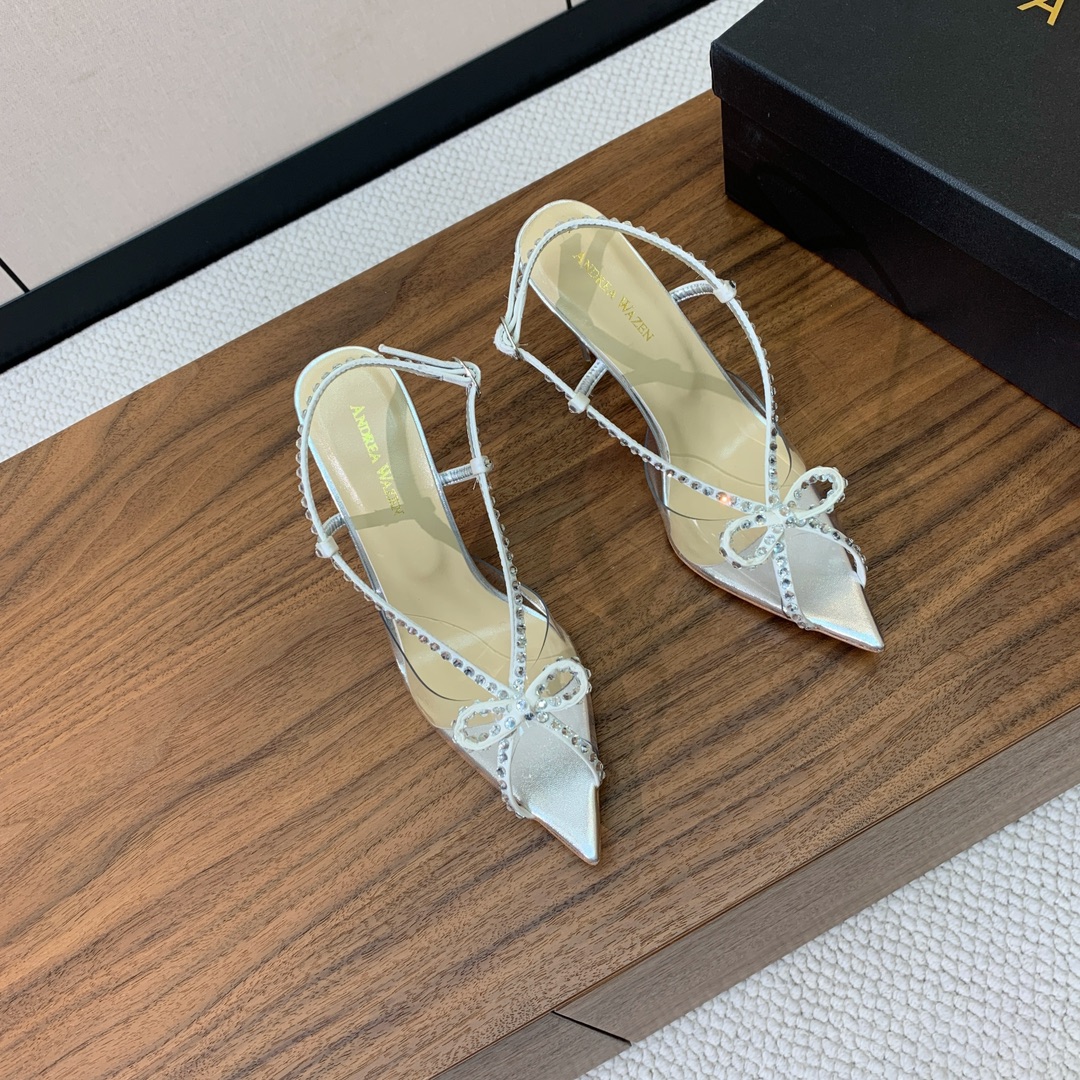 【Anderea Wazen】胶片凉鞋。非常的美，上脚无敌了。鞋面胶片➕烫钻。羊皮垫脚。真皮大底，跟高9