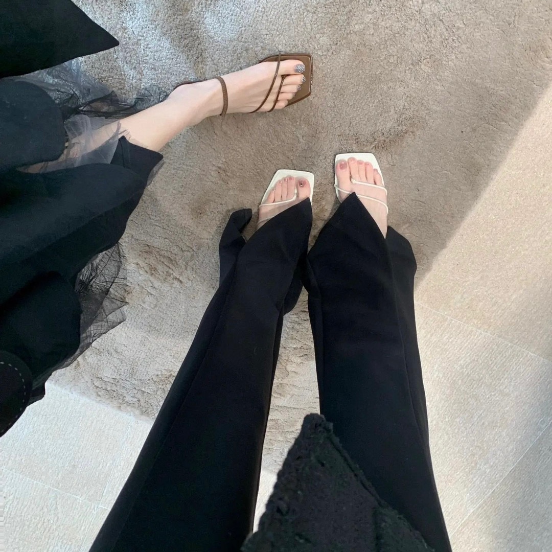 NO:230824,Picture of foot, split toe shoes19860909上脚图,分趾鞋,Women's Shoes