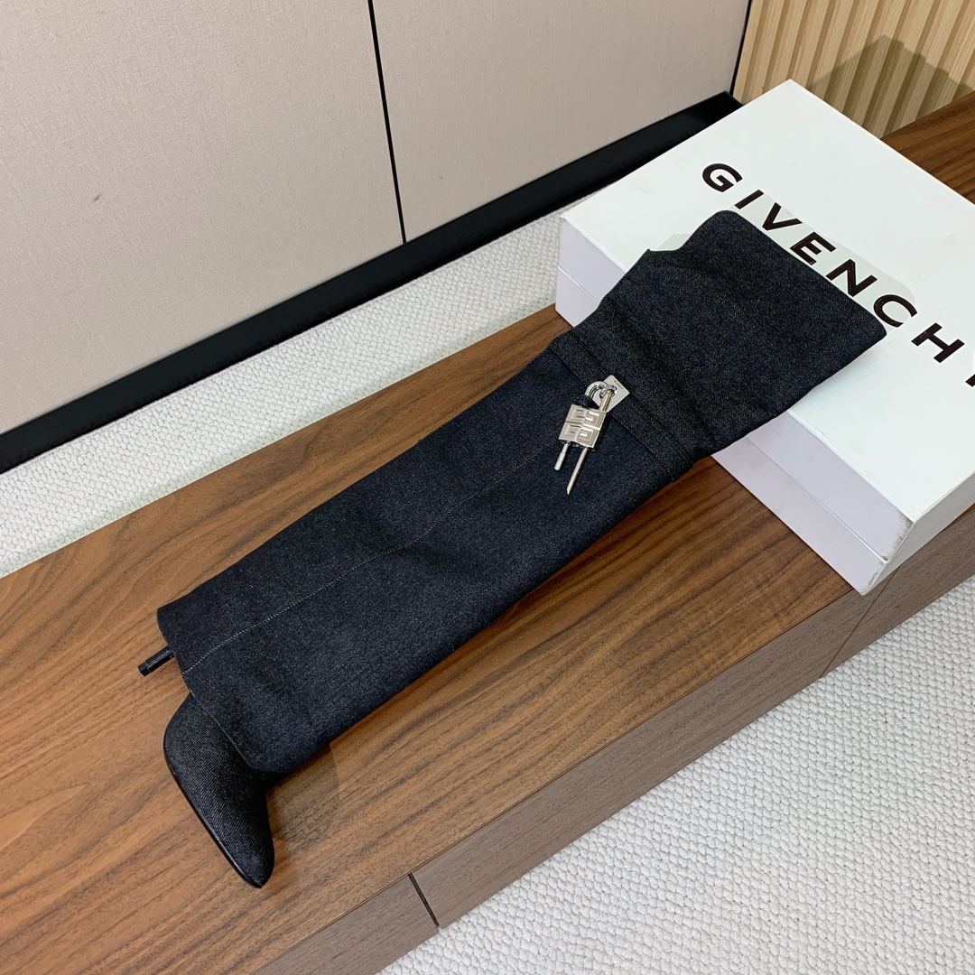 Givench*牛仔高跟长靴火遍整个时尚圈各路网红大咖以及明星大腕的最爱鞋面牛仔布牛皮内里真皮大底跟高9