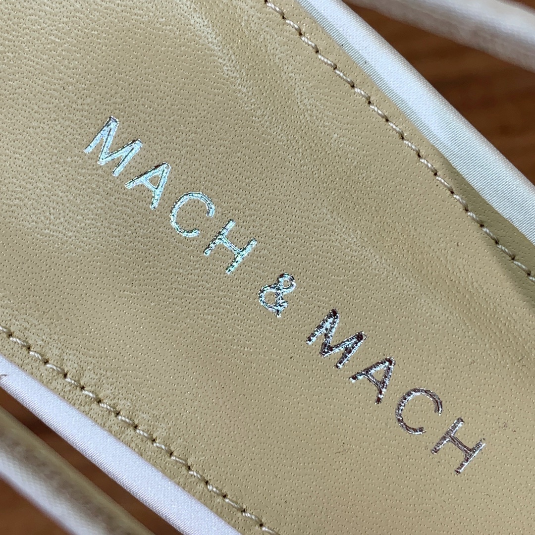 【Mach＆Mach】蝴蝶结真丝单鞋。简约气质款式。鞋面真丝。羊皮内里，真皮大底。
码数：35-40（4