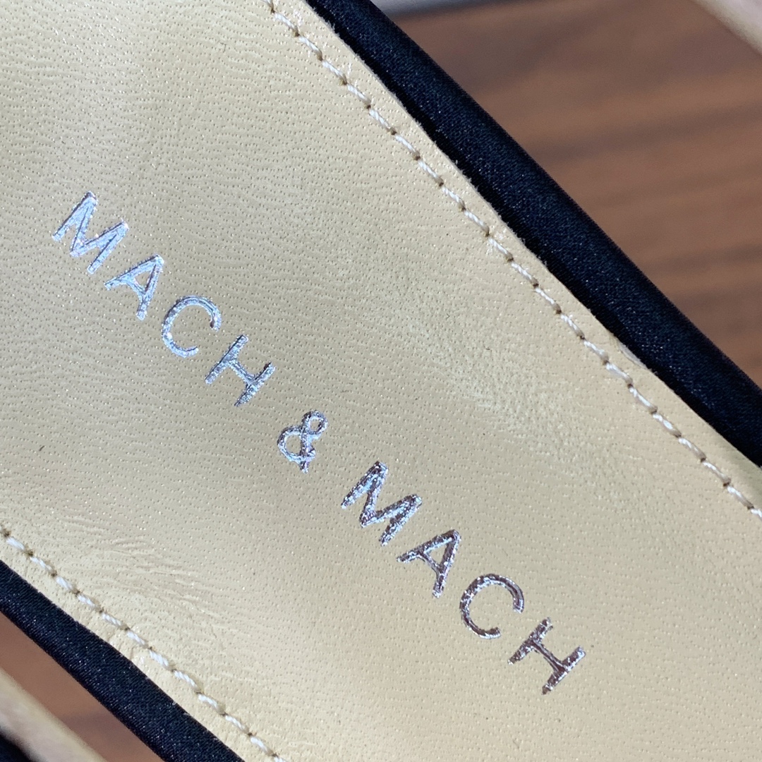 【Mach＆Mach】蝴蝶结真丝单鞋。简约气质款式。鞋面真丝。羊皮内里，真皮大底。
码数：35-40（4
