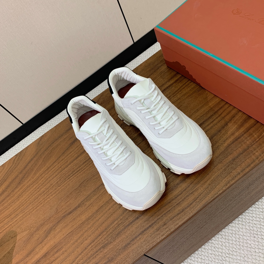 【Loro Piana】男款休闲运动鞋。简约时尚，鞋面采用牛反绒拼布。羊皮垫脚。定制大底。
码数：39-