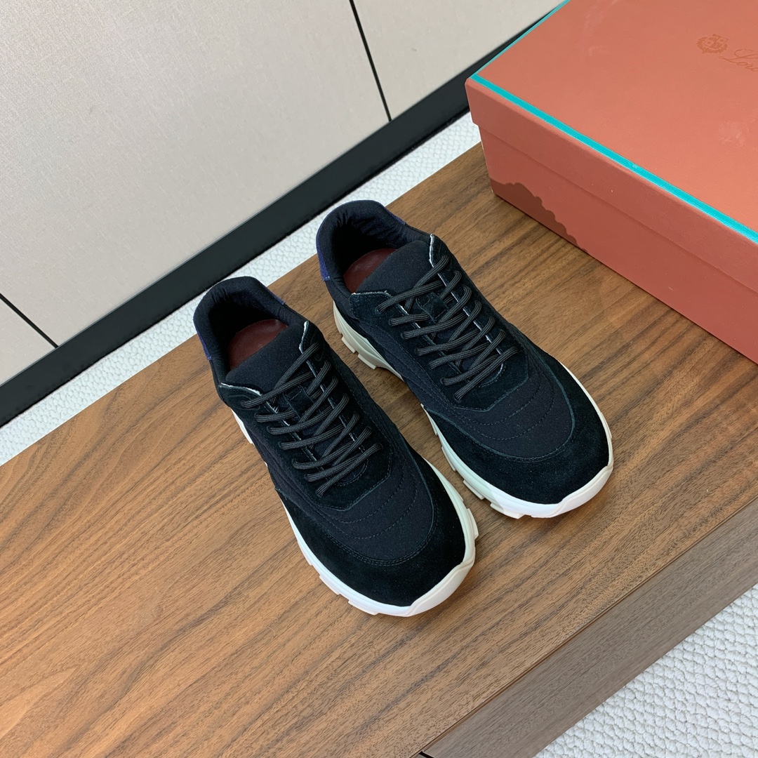 【Loro Piana】男款休闲运动鞋。简约时尚，鞋面采用牛反绒拼布。羊皮垫脚。定制大底。
码数：39-