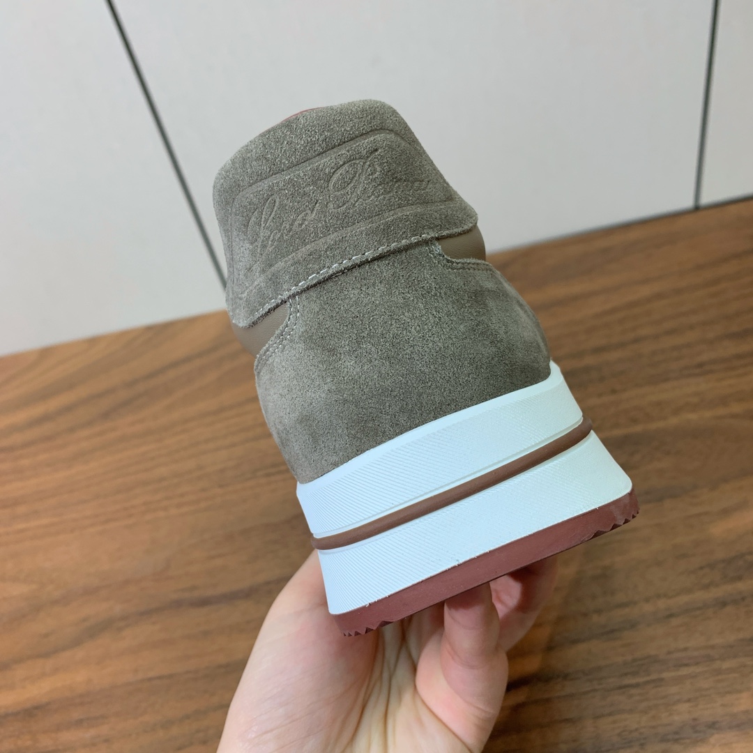 【Loro Piana】情侣款休闲运动鞋。简约时尚，鞋面采用牛反绒拼皮。羊皮垫脚。定制橡胶底。
码数：女