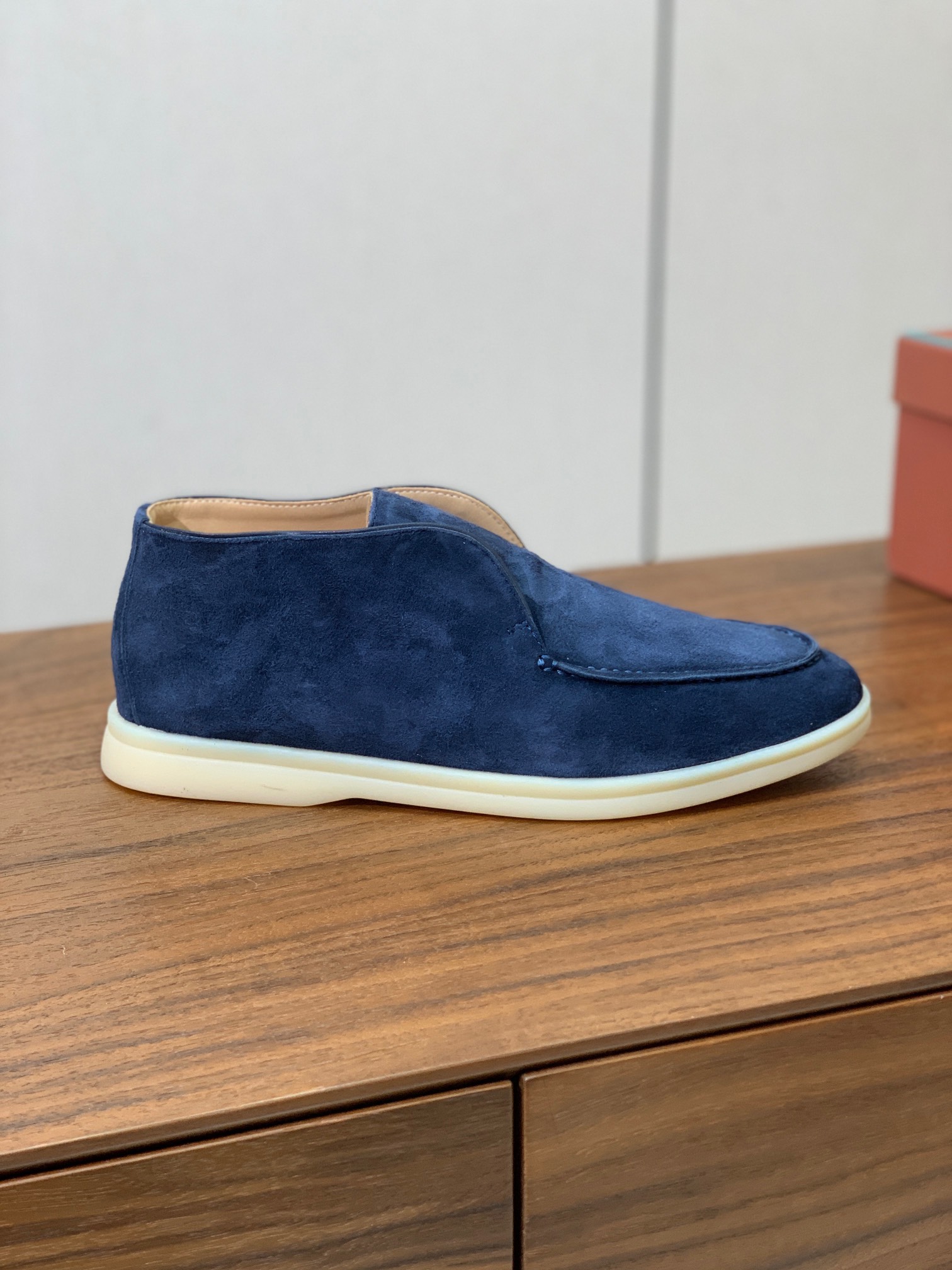 【Loro Piana】高帮乐福鞋。意大利顶级羊绒复古优雅低调奢华。时尚性与皮料实用性同样兼具依然全网最