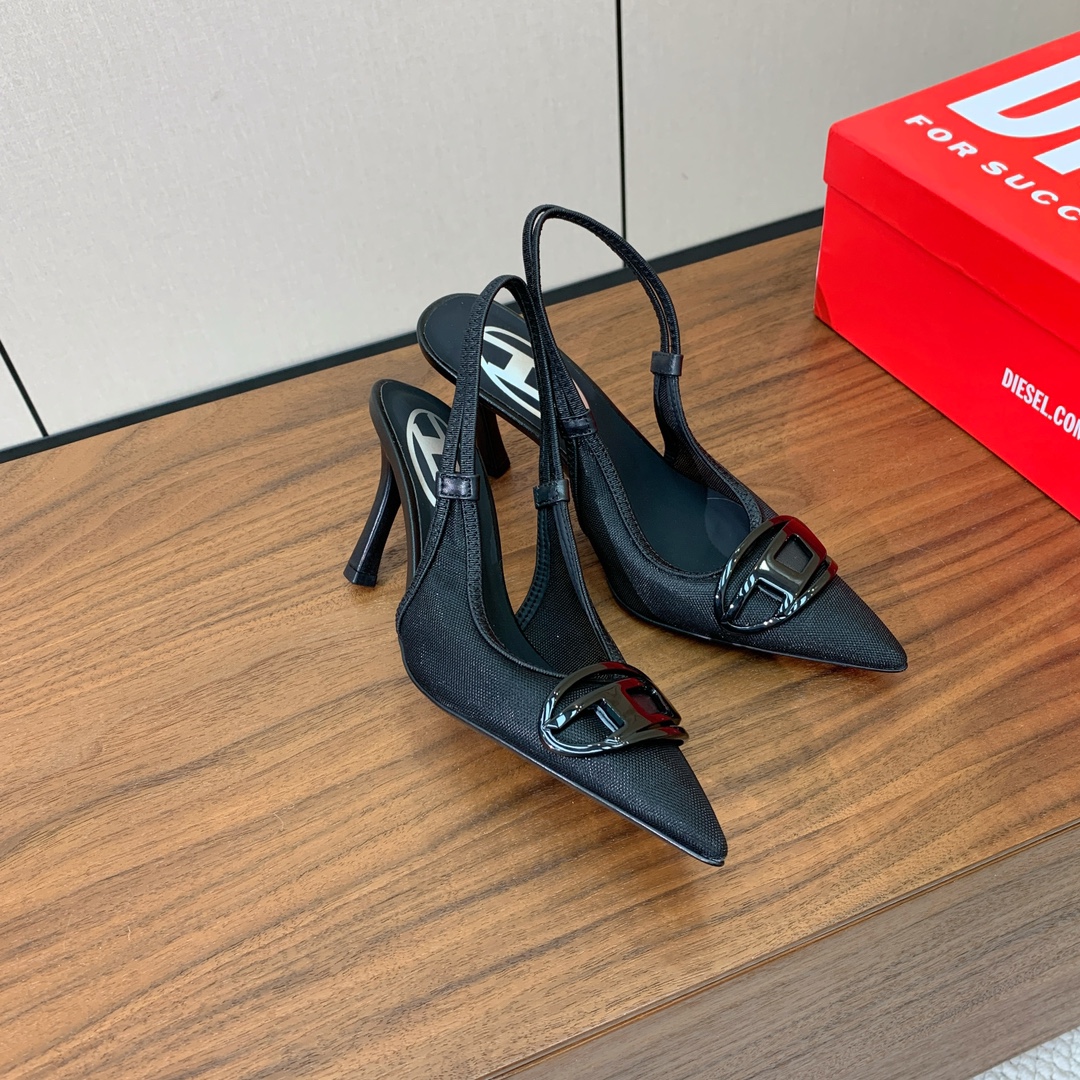 【Diesel】后空网面高跟鞋。绝美Diesel高跟鞋，独家品牌辨识度的原版开模五金，流畅的线条，优雅版