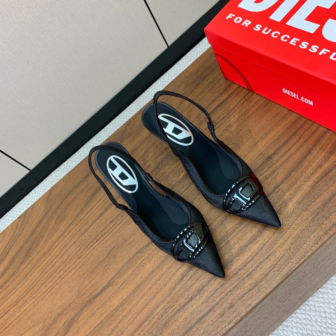 【Diesel】后空网面高跟鞋。绝美Diesel高跟鞋，独家品牌辨识度的原版开模五金，流畅的线条，优雅版