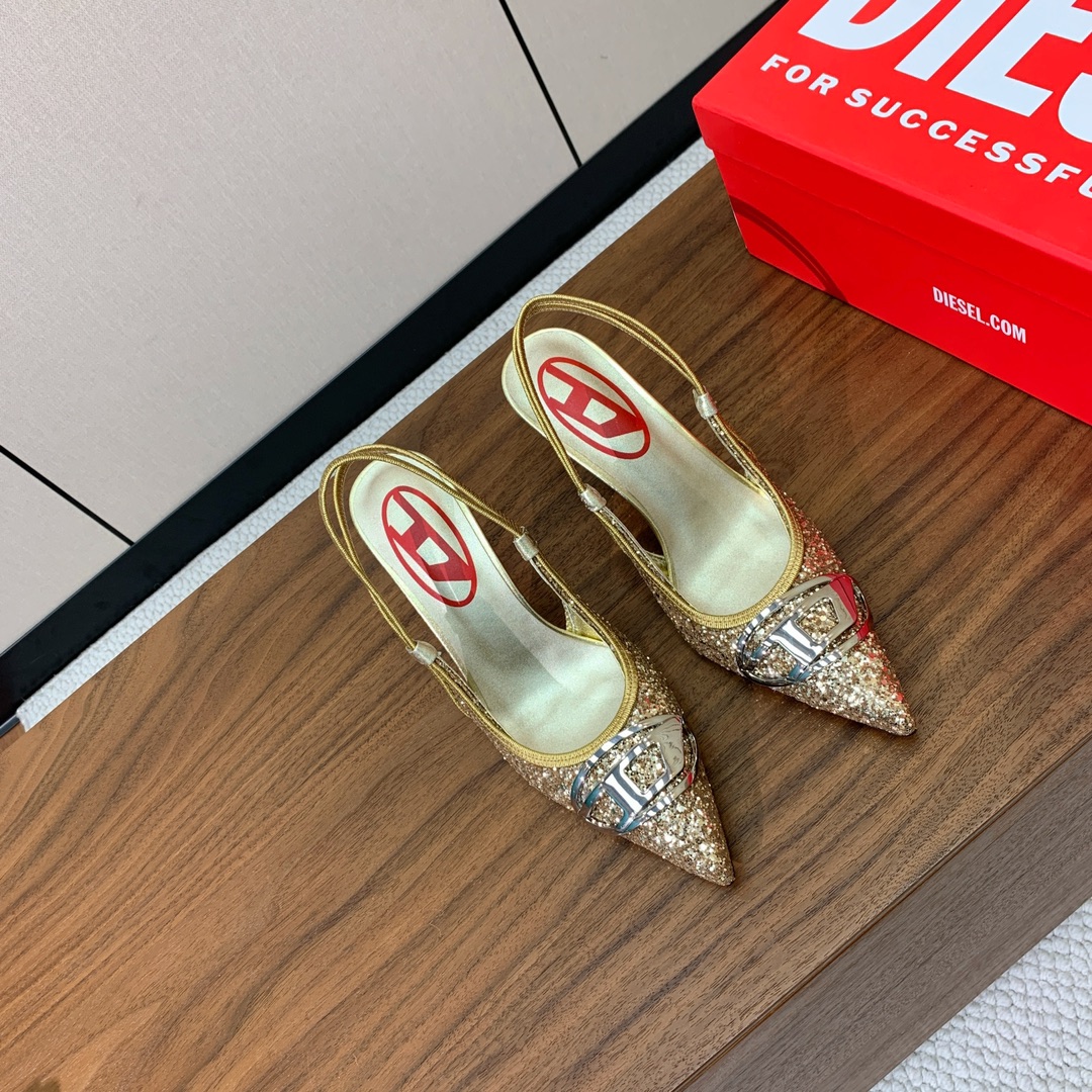 【Diesel】后空格利特高跟鞋。绝美Diesel高跟鞋，独家品牌辨识度的原版开模五金，流畅的线条，优雅