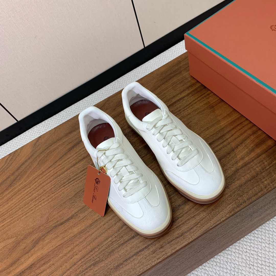 【Loro Piana】情侣款德训鞋。简约时尚，鞋面采用环保牛皮、牛反绒。进口耐磨橡胶成型底。
码数：女