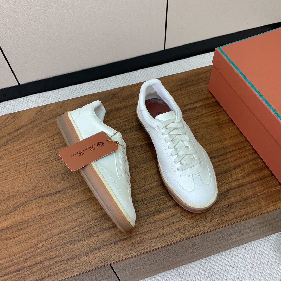 【Loro Piana】情侣款德训鞋。简约时尚，鞋面采用环保牛皮、牛反绒。进口耐磨橡胶成型底。
码数：女