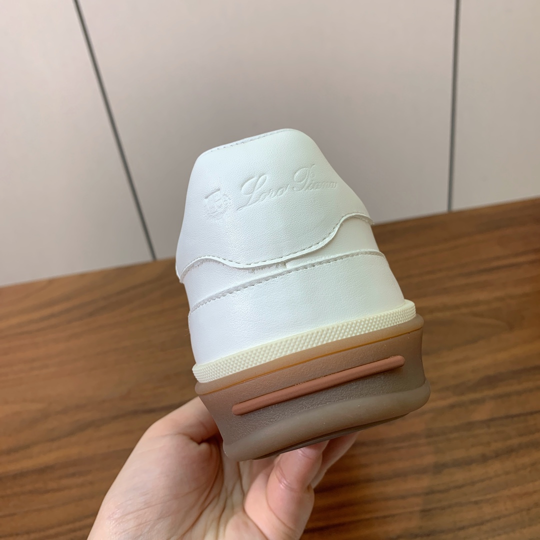 【Loro Piana】情侣款德训鞋。简约时尚，鞋面采用环保牛皮、牛反绒。进口耐磨橡胶成型底。
码数：女