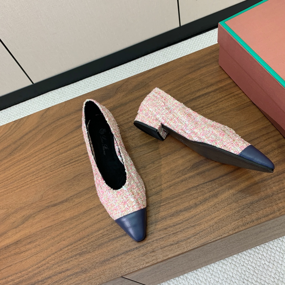 【Loro Piana】拼色单鞋。极简主义风格。属于非常耐看的款式！高级百搭之王。鞋面定制材料拼牛皮。进
